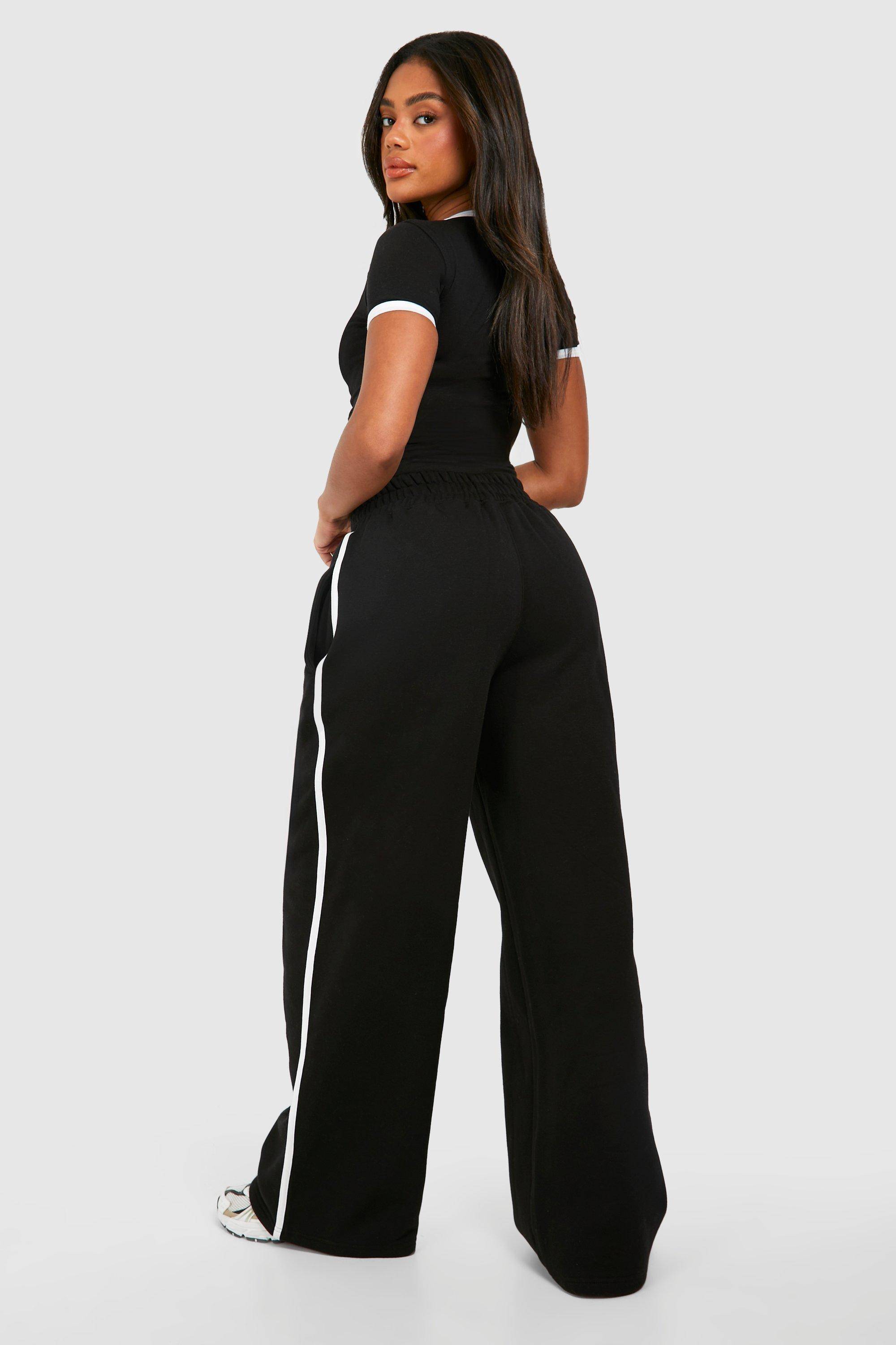 boohoo Ensemble T-shirt à détail de passepoil et joggeurs à jambe droite