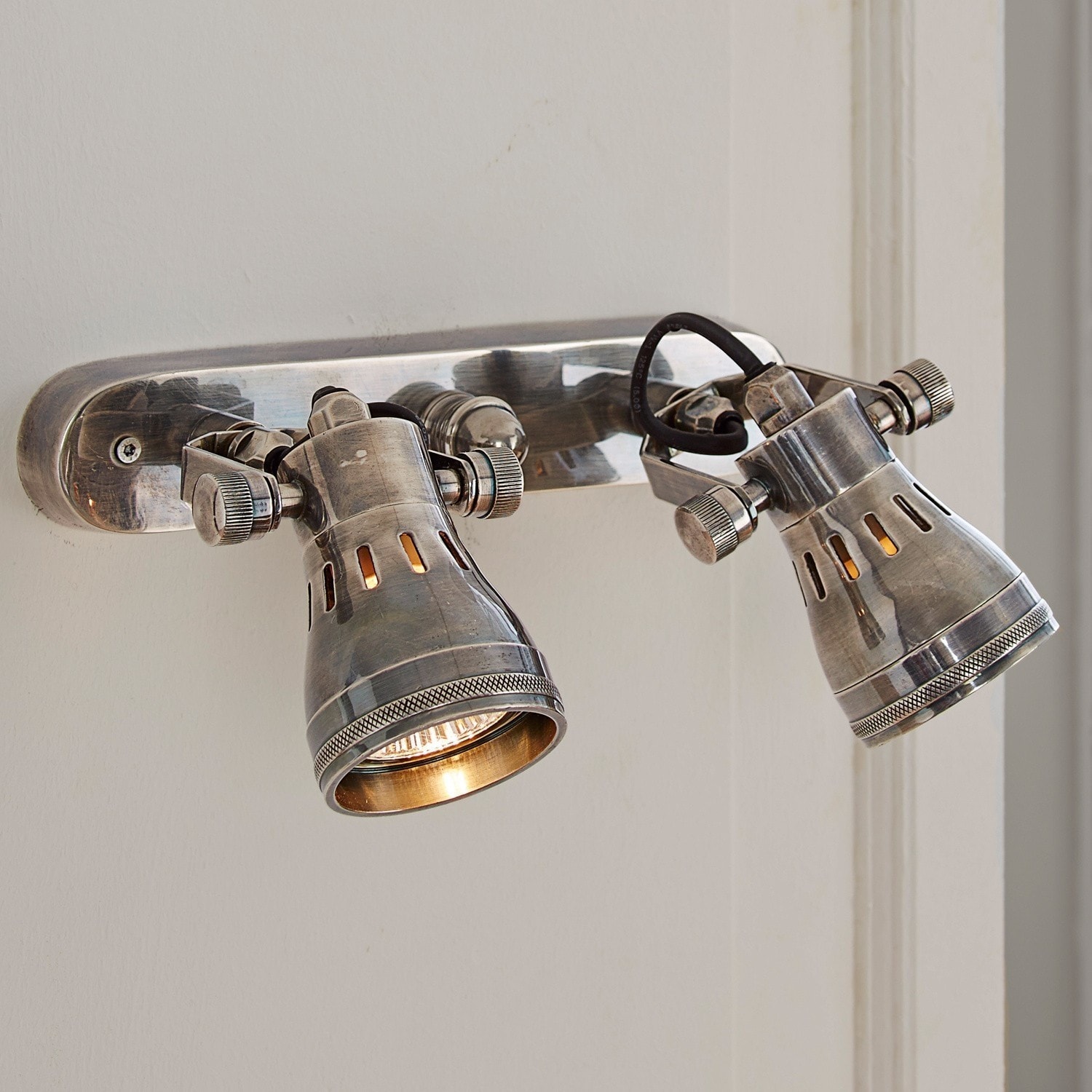 Wandlampe Naveen antiksilber