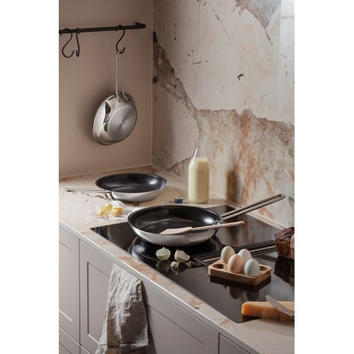 Eva Trio Stainless Steel Keramisk Slip-Let Stegepande, Ø28 cm