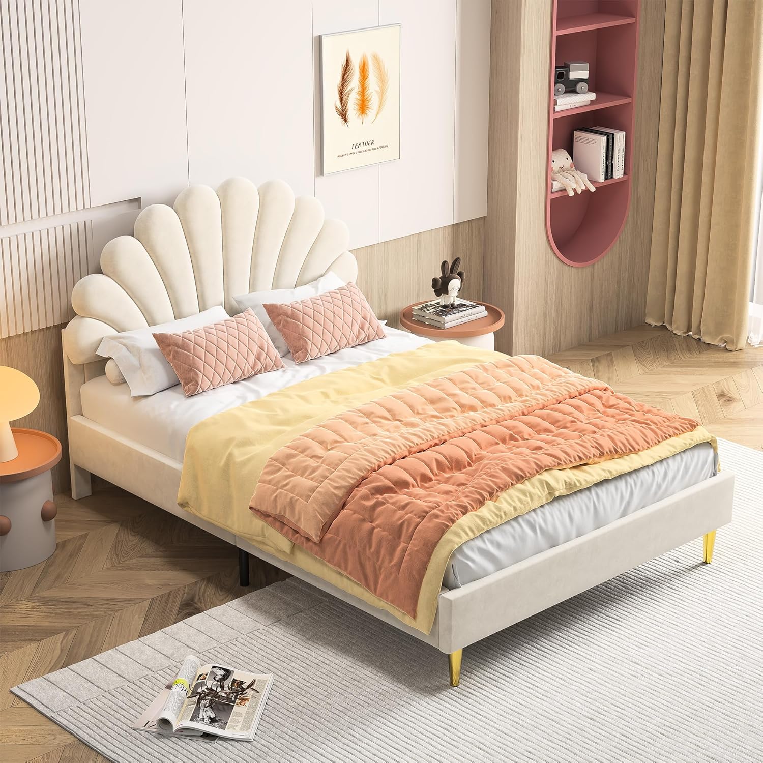Kinderbett Polsterbett 140x200 cm, Bettgestell für Mädchen mit geblümtem Kopfteil und Lattenrost, Samt Doppelbett muschelartiges Bett mit goldenen Eisenbeinen, ohne Matratze (Beige)
