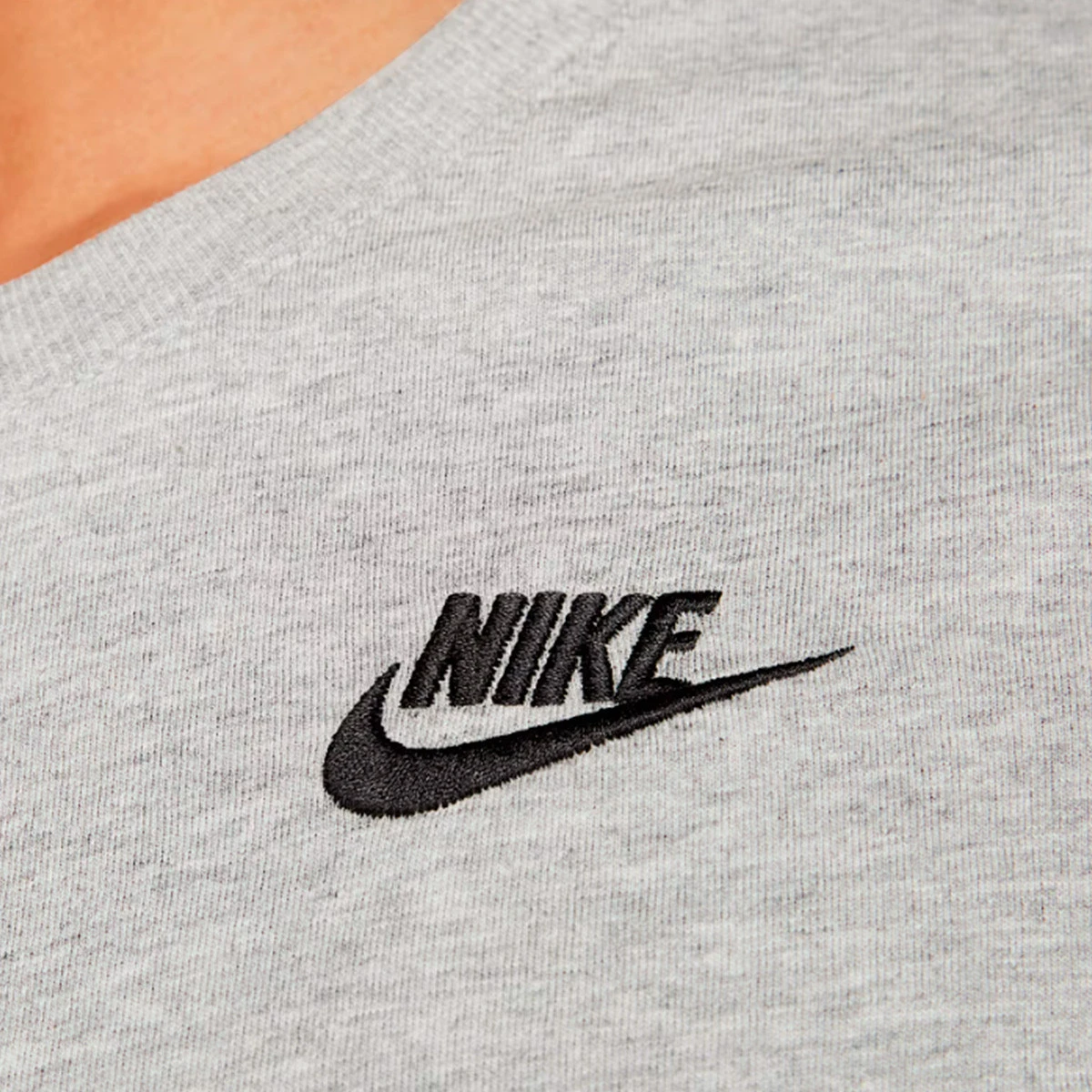 T-Shirt Nike Sportswear Club Mulher