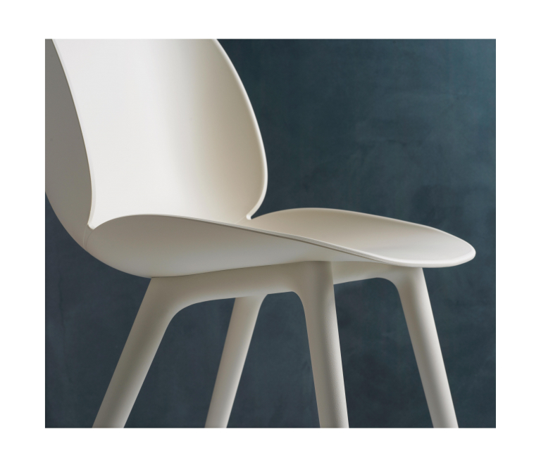 Gubi Beetle outdoor tuinstoel beige