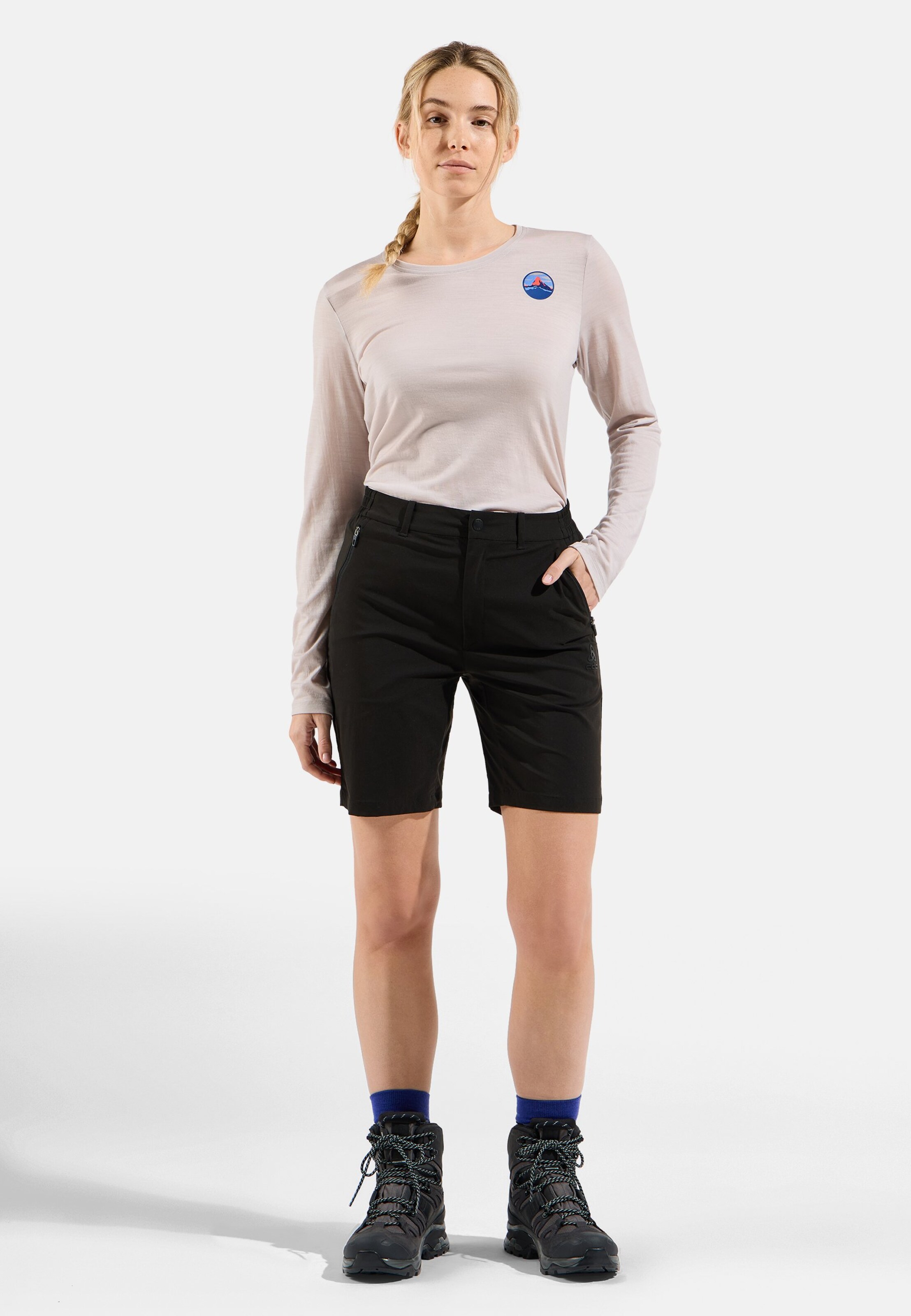 Ascent Light Wandershorts in black