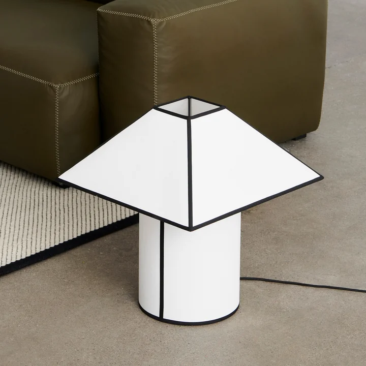 HAY - Ava Pyramid Tischleuchte Ø 29 cm, weiss