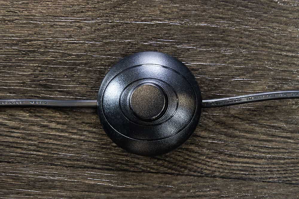 Industrial Stehlampe STUDIO 130cm schwarz Blattgold-Optik 3 neigbare Schirme