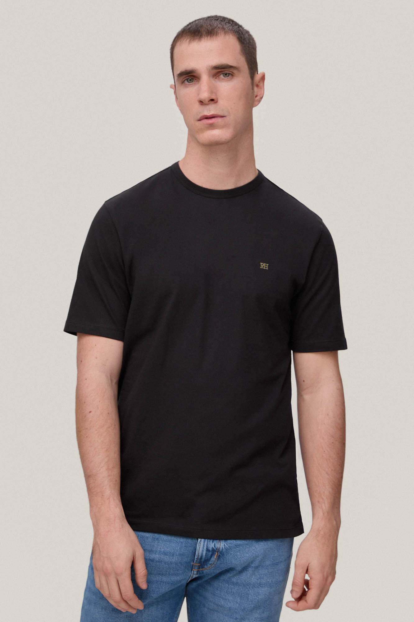 Camiseta básica - Preta