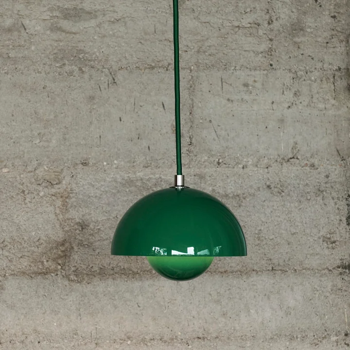 &Tradition - FlowerPot Pendelleuchte VP10, dunkle pflaume