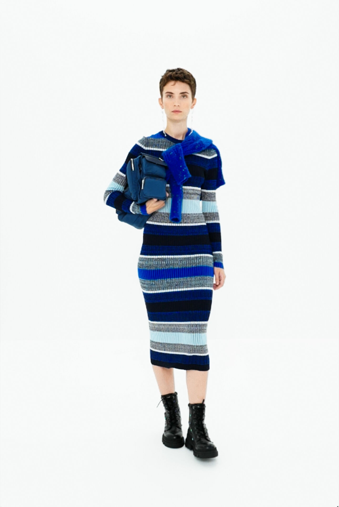 vestido midi canelado listrado