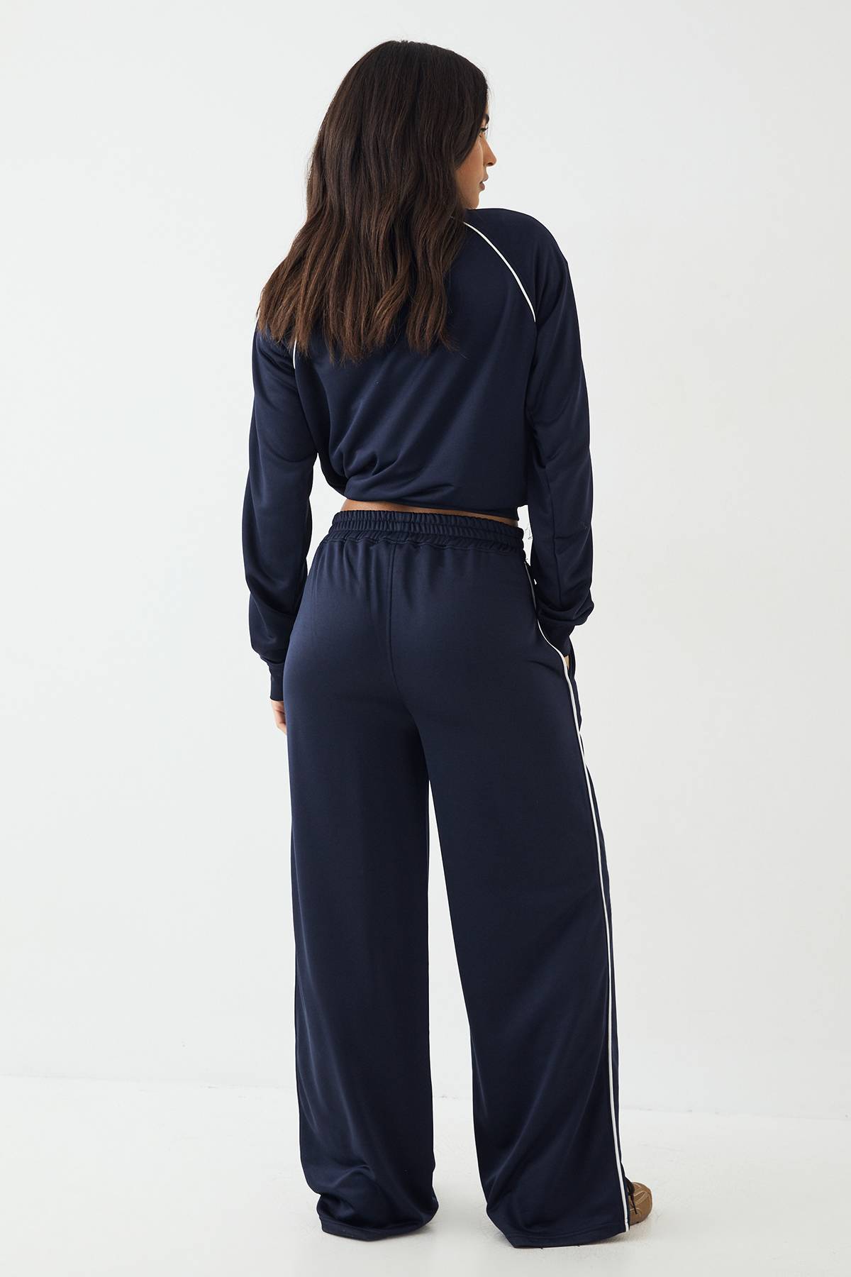Jogging Jambe Droite avec Détail de Passepoil Tricot DSGN Studio