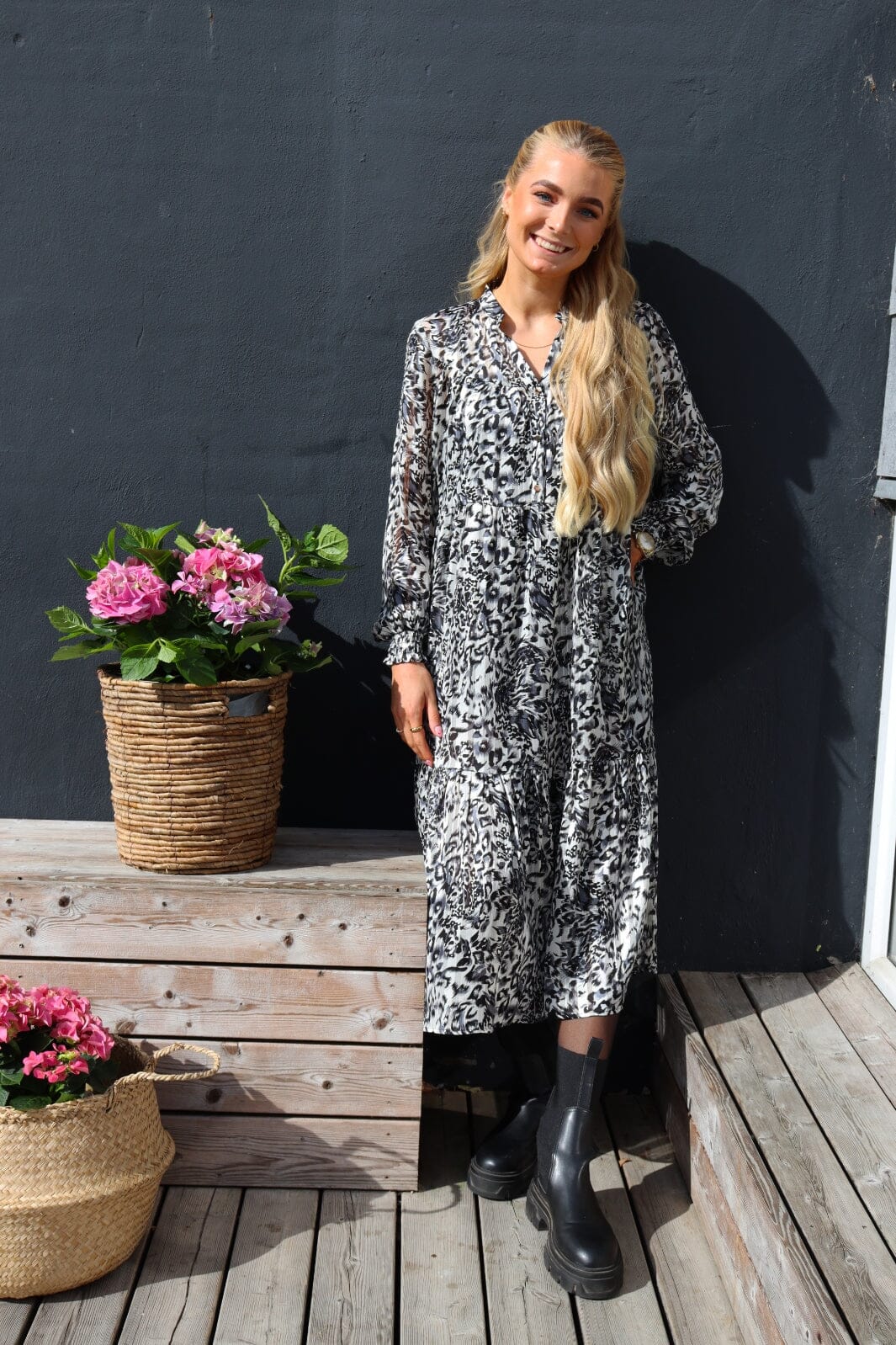 Liberte Mag-Ls-Vneck-Dress grey lurex leo