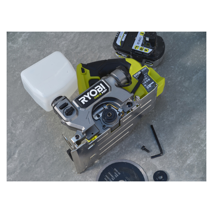 Batteridrevet flis- og klinksag 18 V 10 800 /min