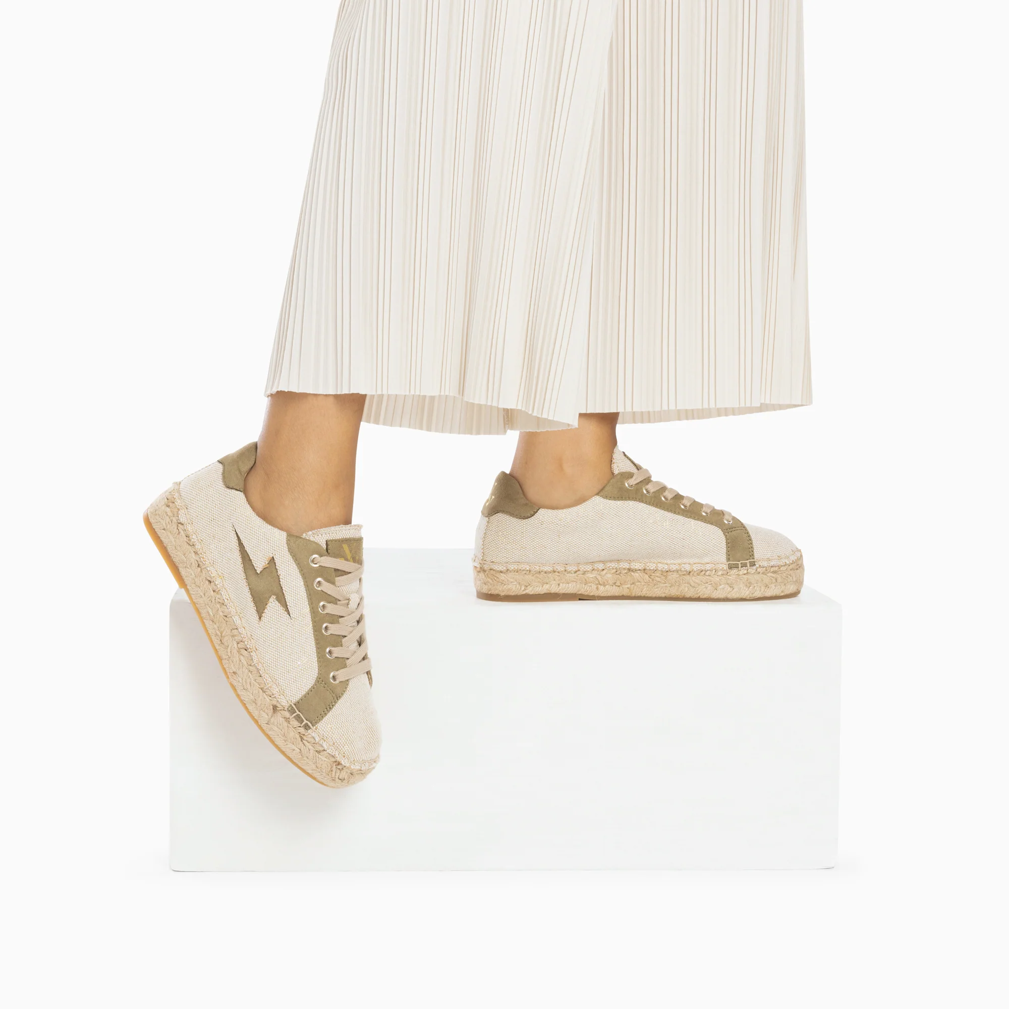 Sneakers-Baskets éclair April beige et kaki à semelle espadrille
