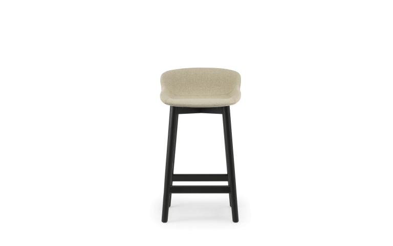 Normann Copenhagen Hyg gestoffeerde barkruk 65cm eiken Ultra Leather Brandy
