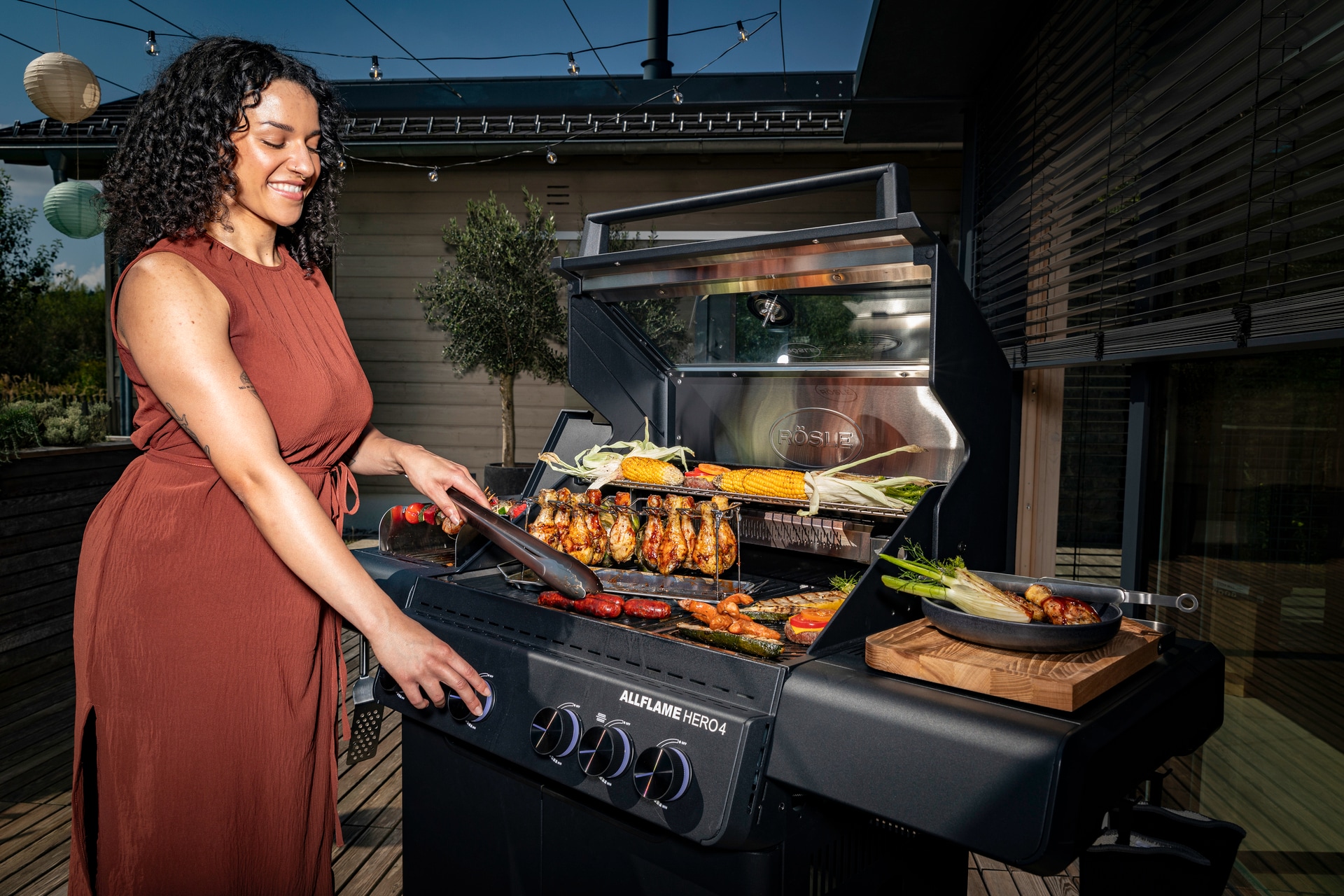 RÖSLE BBQ Station Gasgrill ALL FLAME HERO 4-flammig 50 mbar