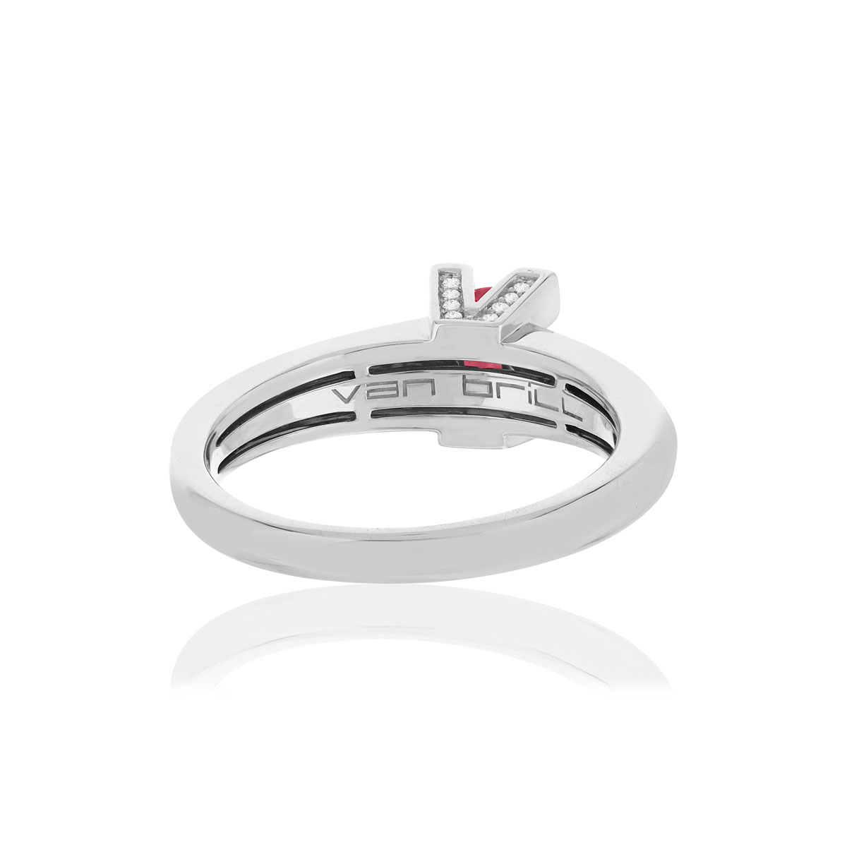 Bague VAN BRILL or blanc 750, rubis, diamants.