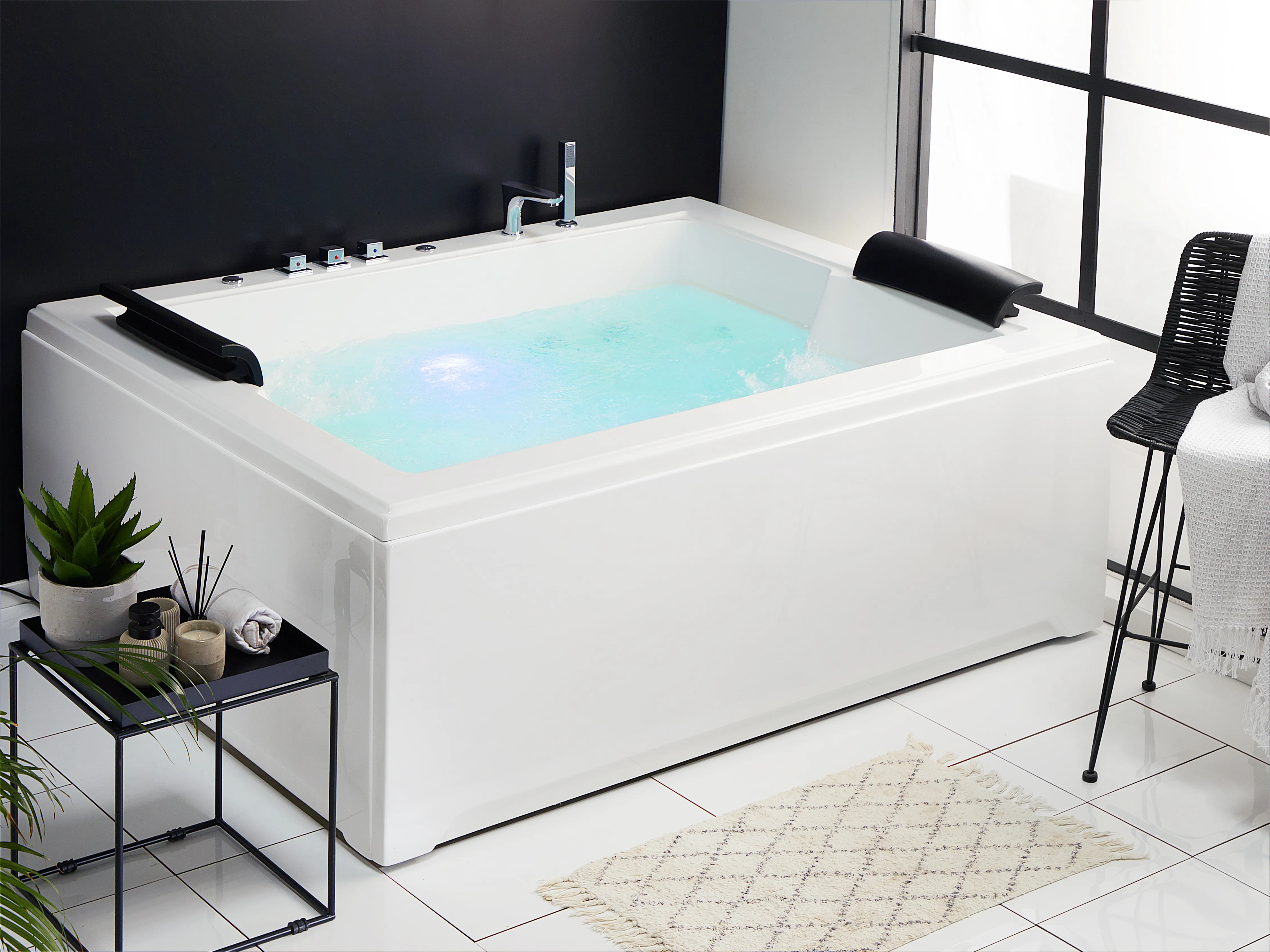 Hoek bubbelbad met LED SALAMANCA 183 x 142 cm Wit