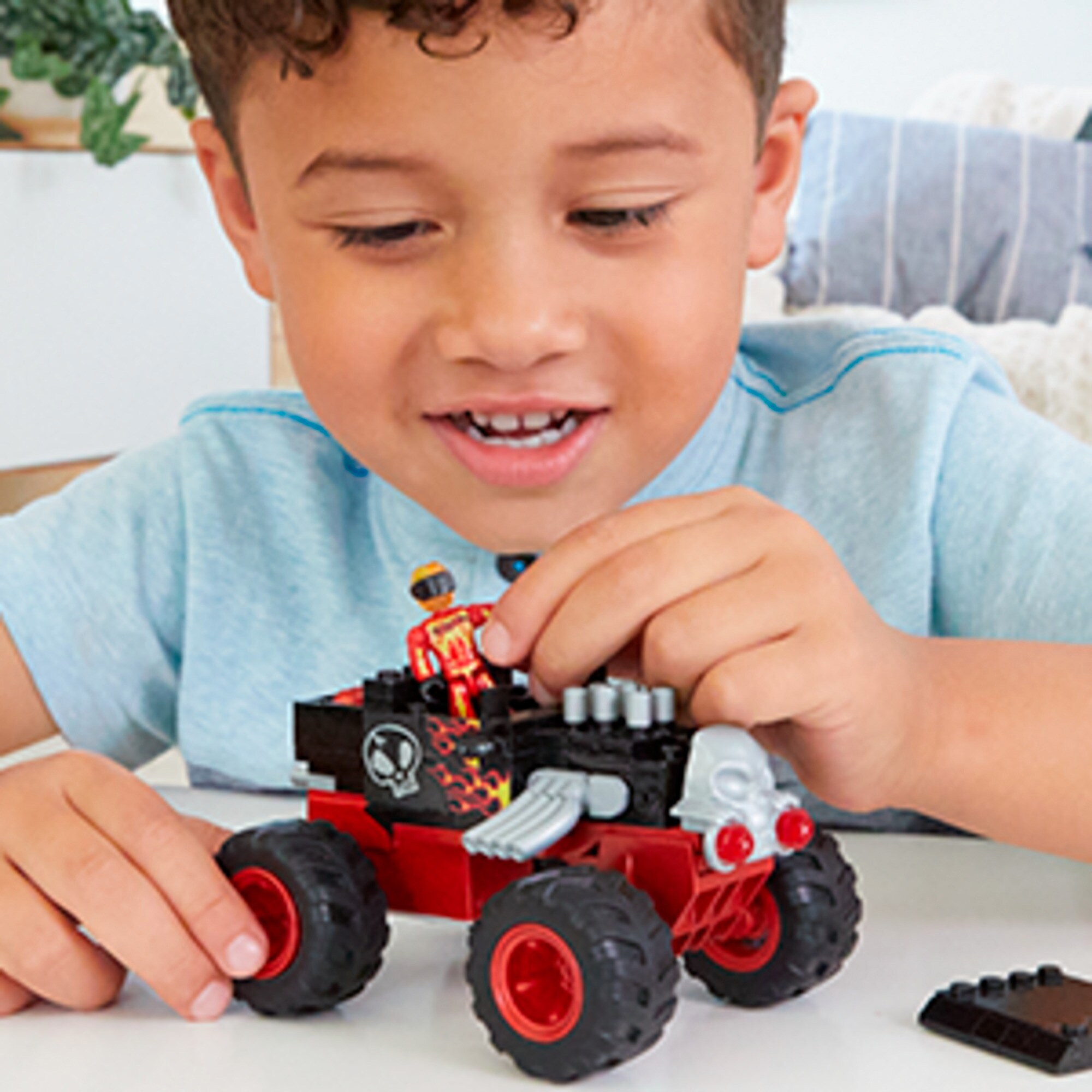 Mattel Spielfahrzeug Monster Trucks Bone Shaker Crash Set