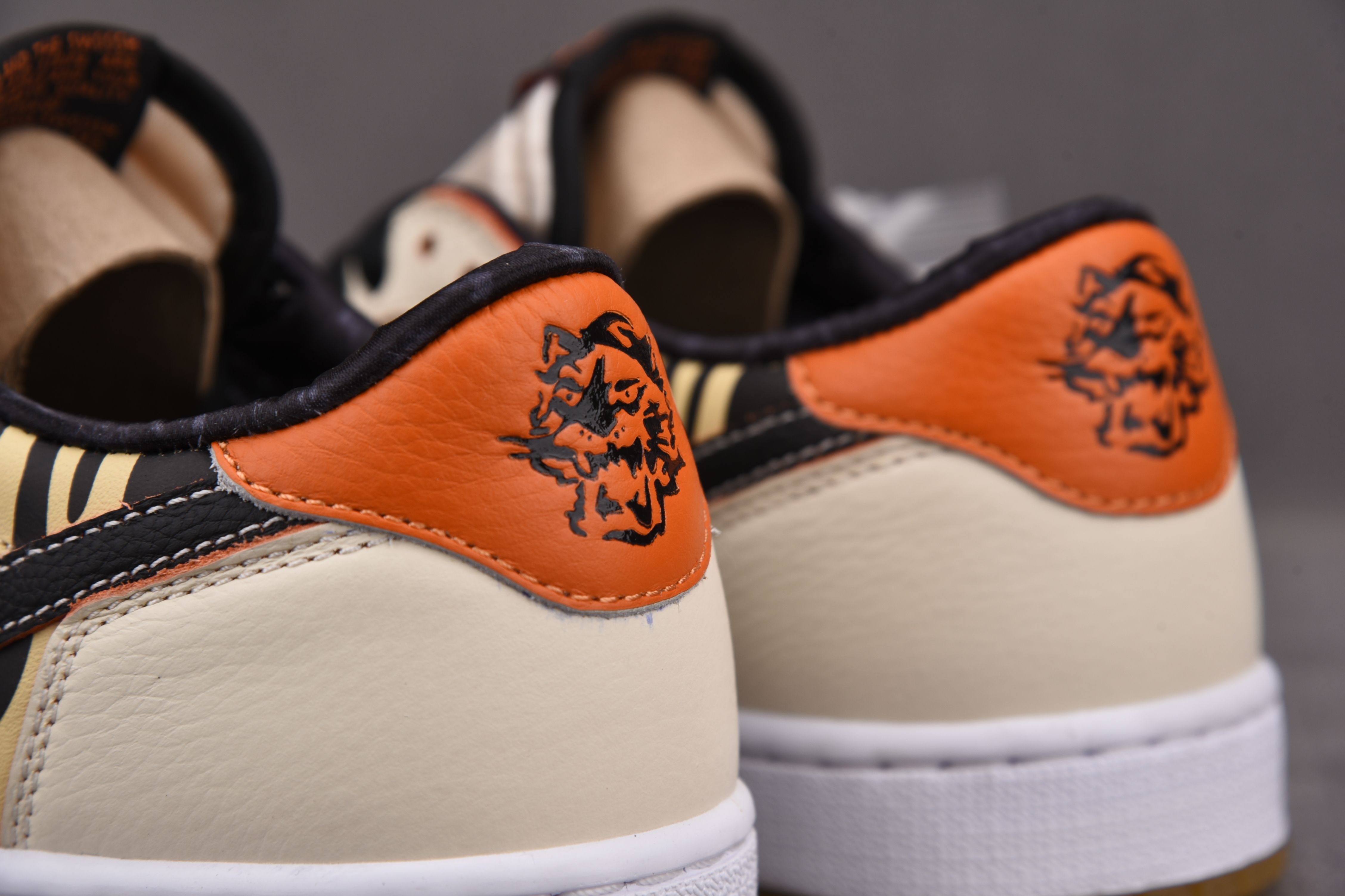 Jordan 1 Low OG Year of the Tiger
