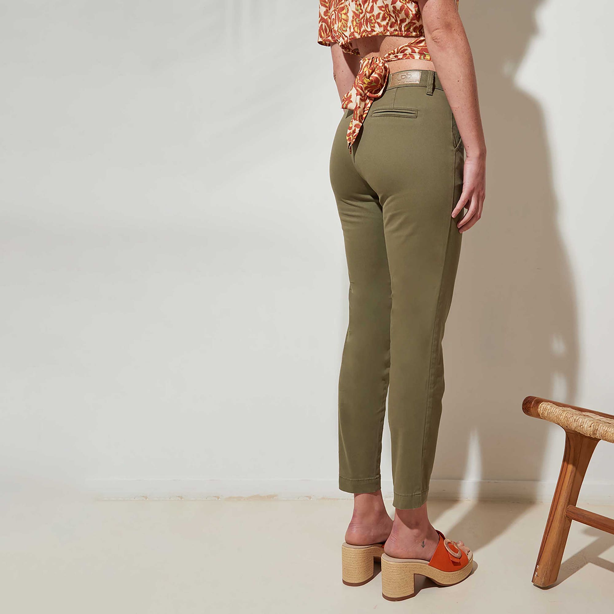 Pantalon Femme kaki