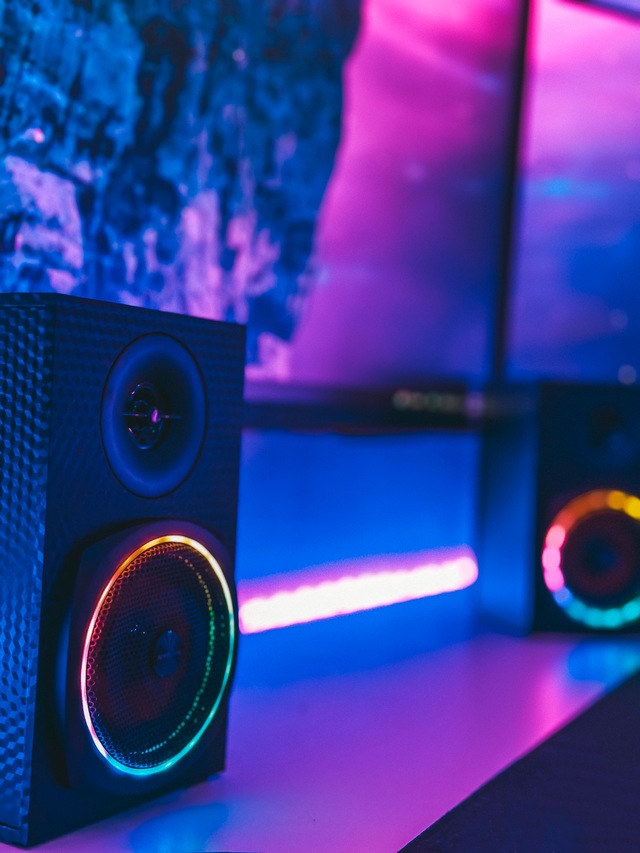 Speedlink 2.1 Soundsystem »GRAVITY CARBON RGB Subwoofer System aus Holz mit Bluetooth« 2.1 (Bluetooth Lautstärkeregelung 120 W) 60 W RMS, 120 W Spitzenleistung, 3,5mm Klinke, AUX, Tischfernbedienung