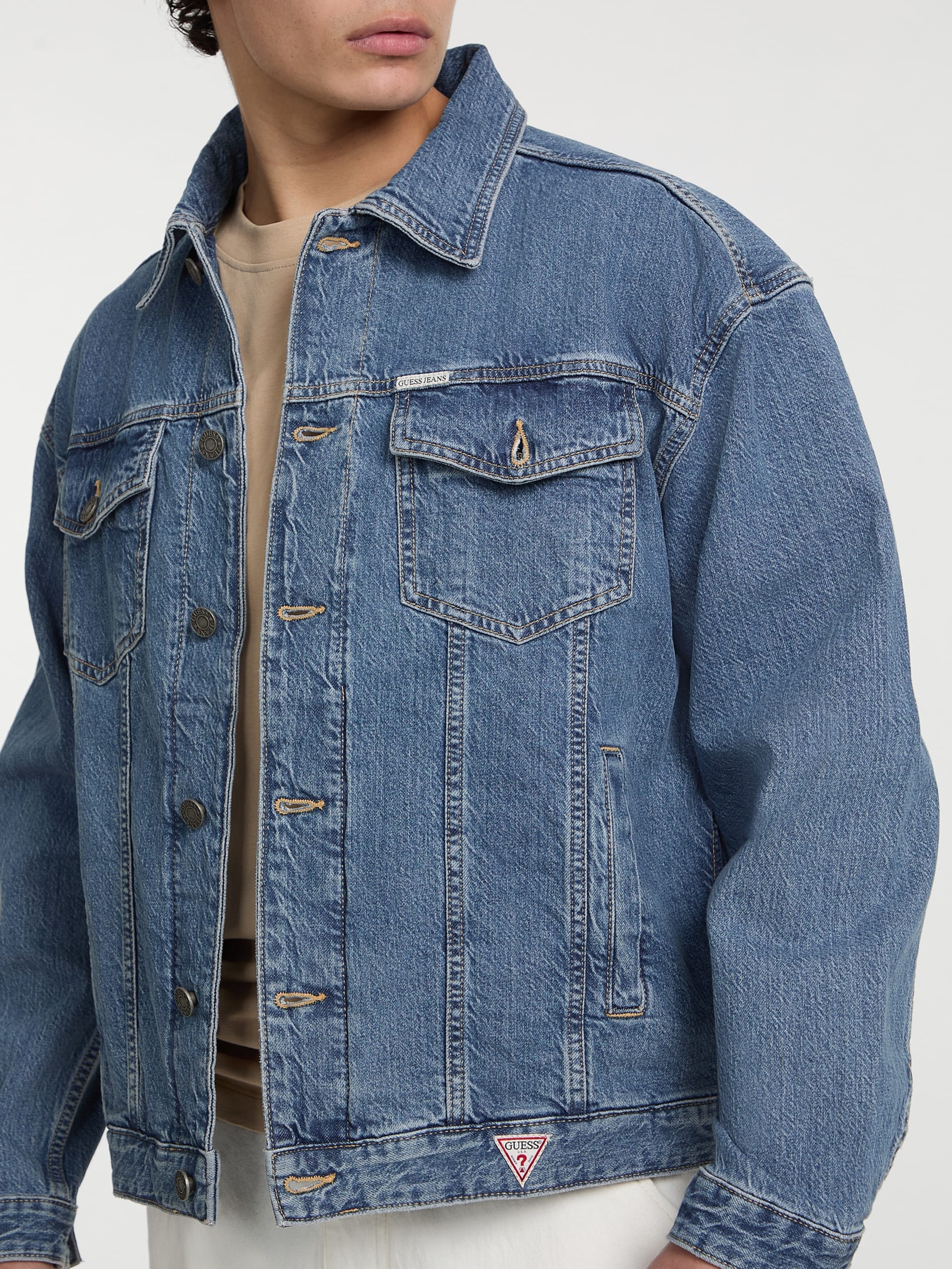 Jaqueta jeans oversized estilo caminhoneiro