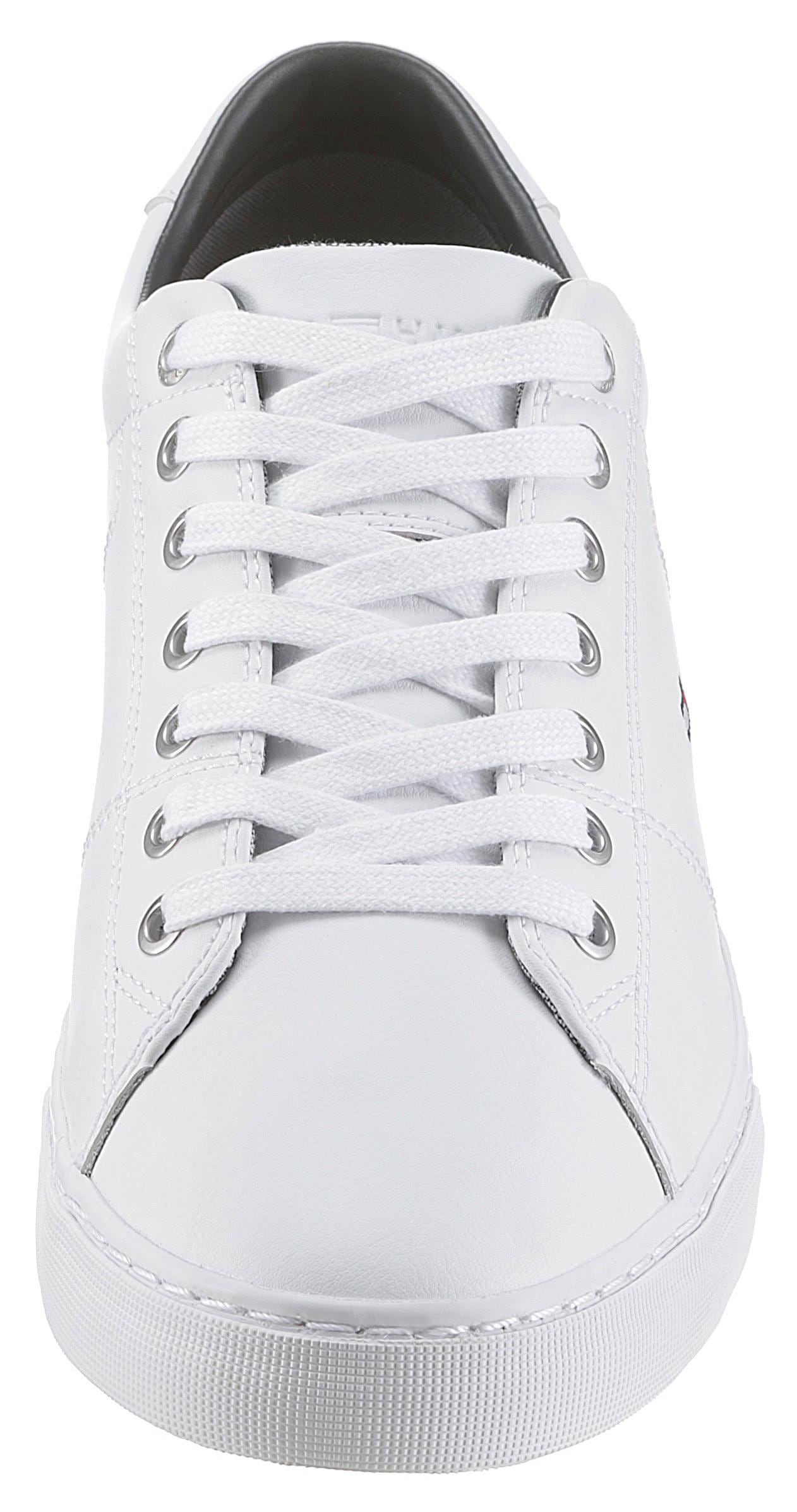Tommy Hilfiger Sneaker »ESSENTIAL LEATHER SNEAKER«  , Freizeitschuh, Halbschuh, Schnürschuh mit Flaggenstickerei