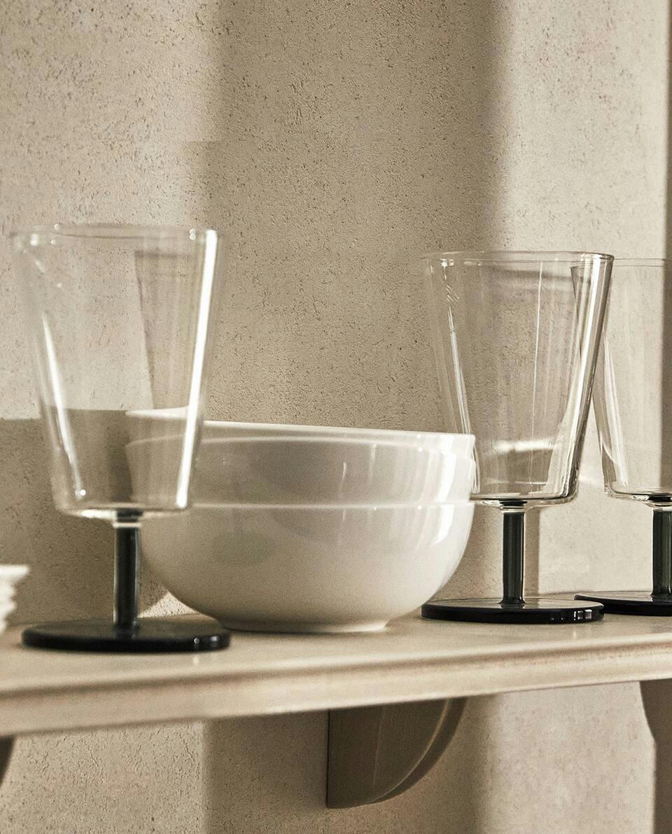 Copo de borosilicato com haste colorida