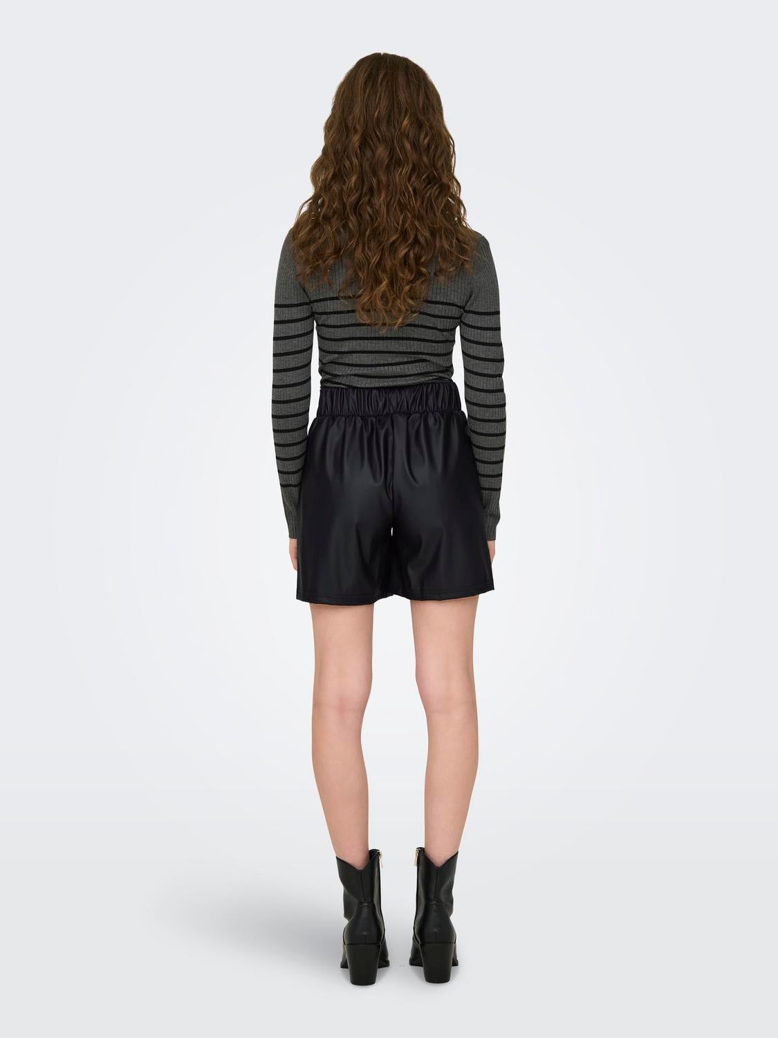 JDYSOYA Normal geschnitten Shorts Black