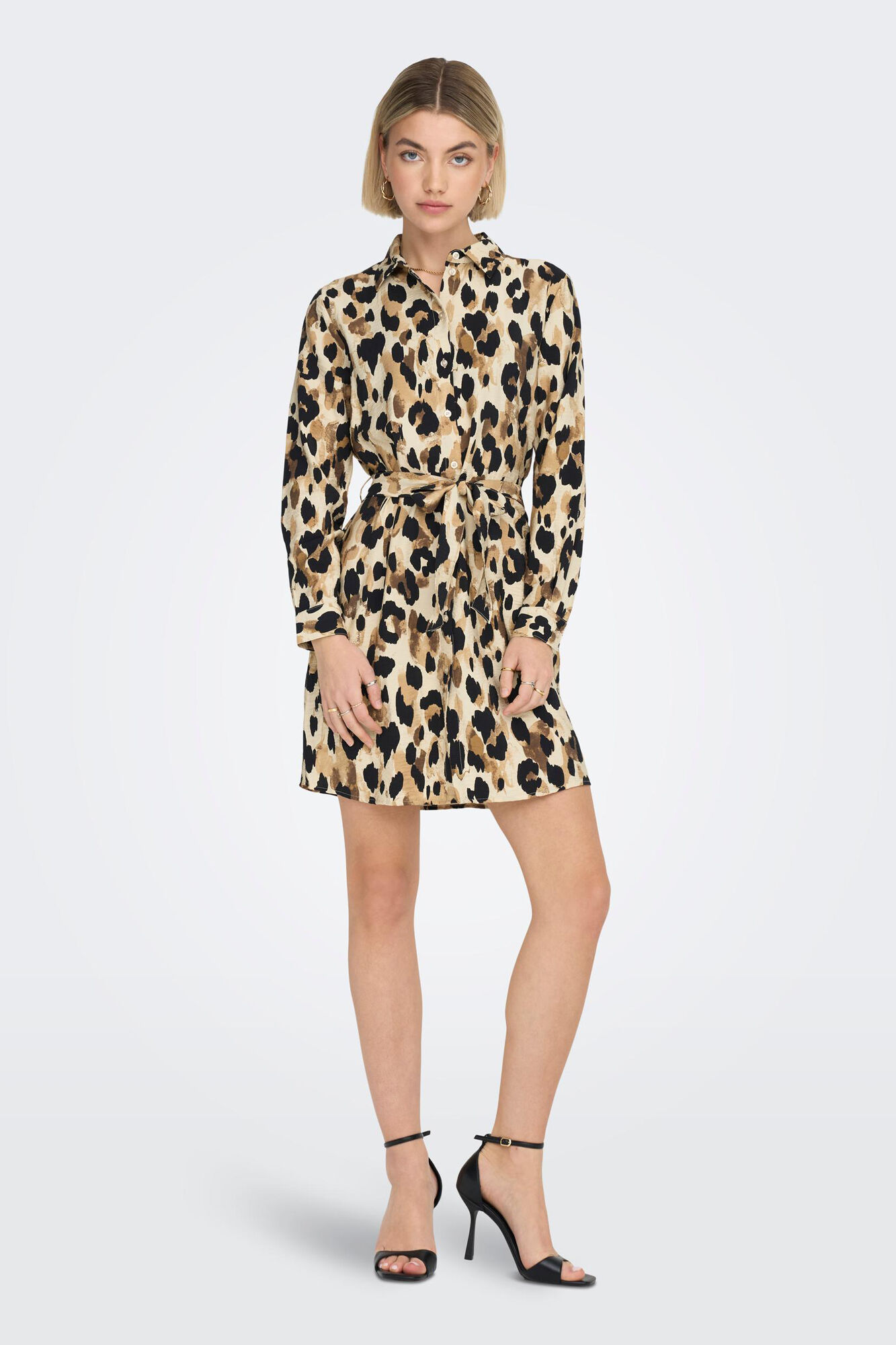 Vestido curto estilo camisa