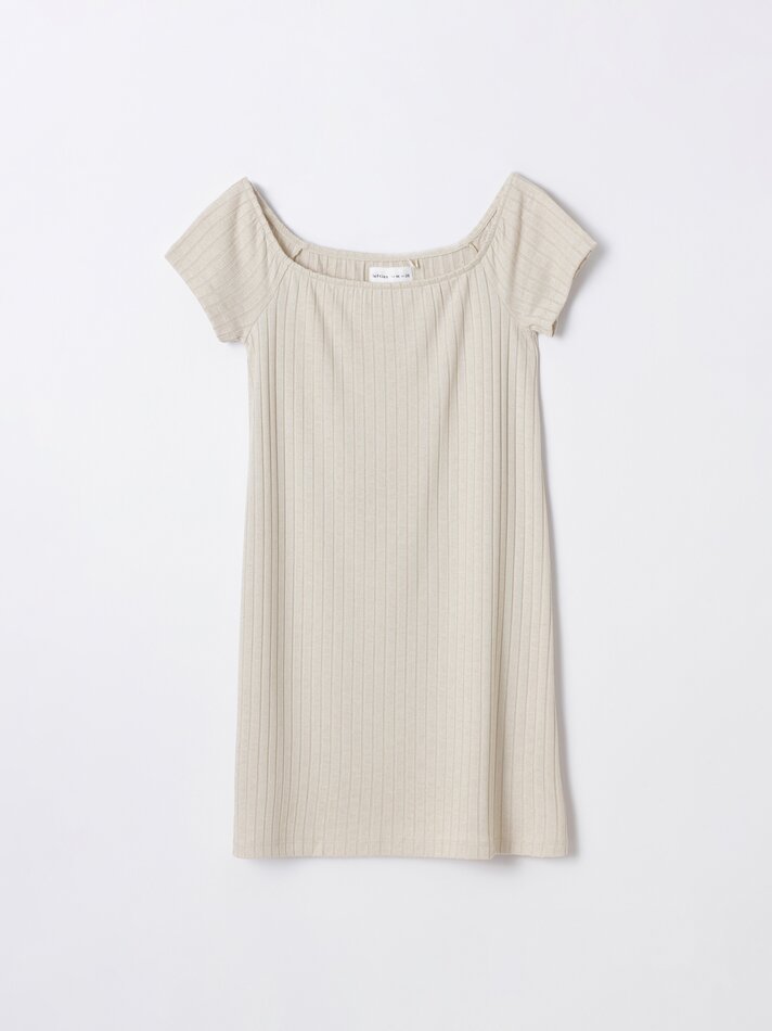 Vestido curto com ombros à mostra - Cor areia