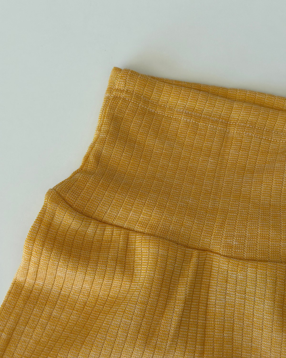 Bukse Rib m/ høyt liv – 45% Bomull, 35% Merino, 20% Silke – Ubehandlet Ull