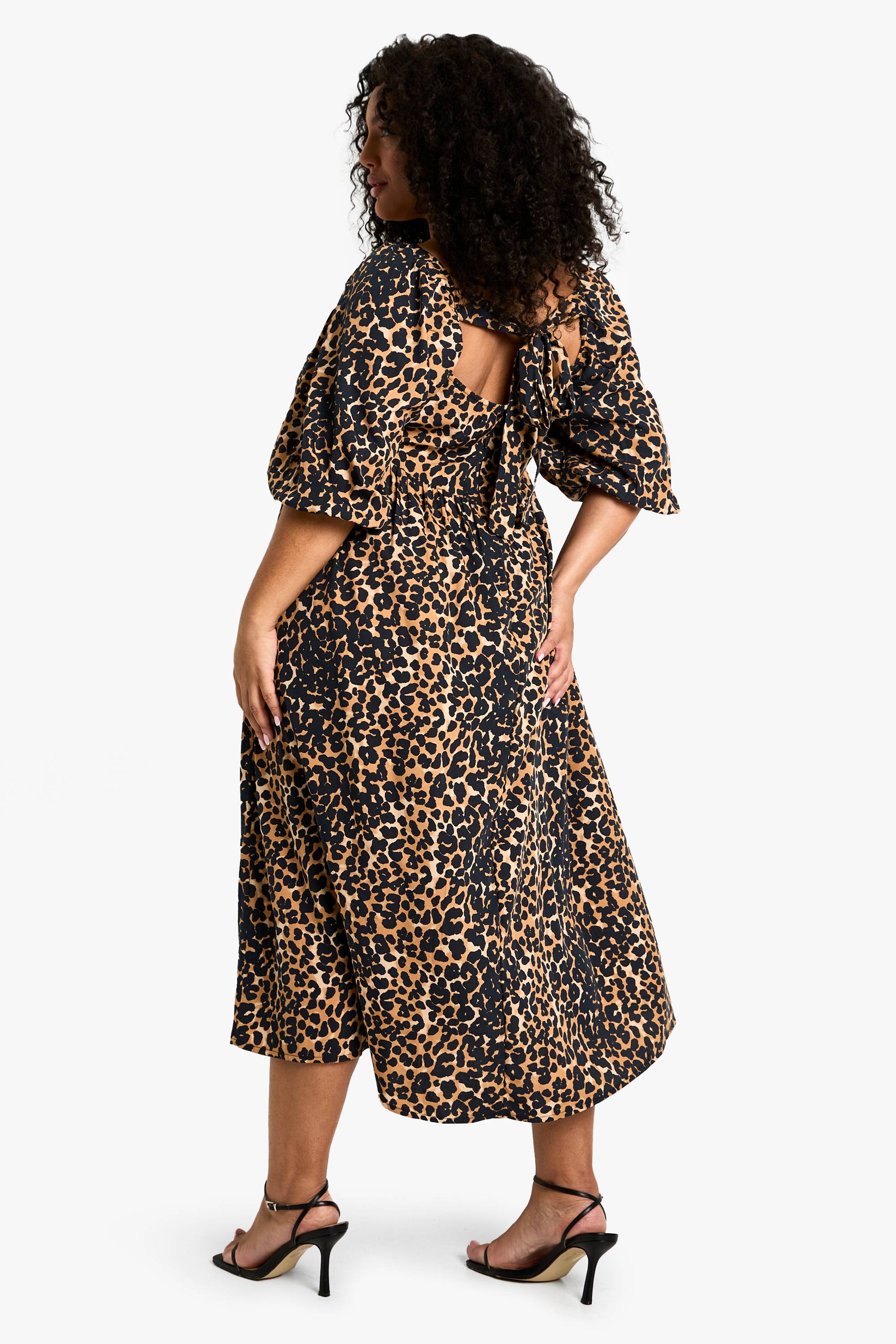 boohoo PLUS Robe smock grande taille tissée à manches bouffantes avec dos noué