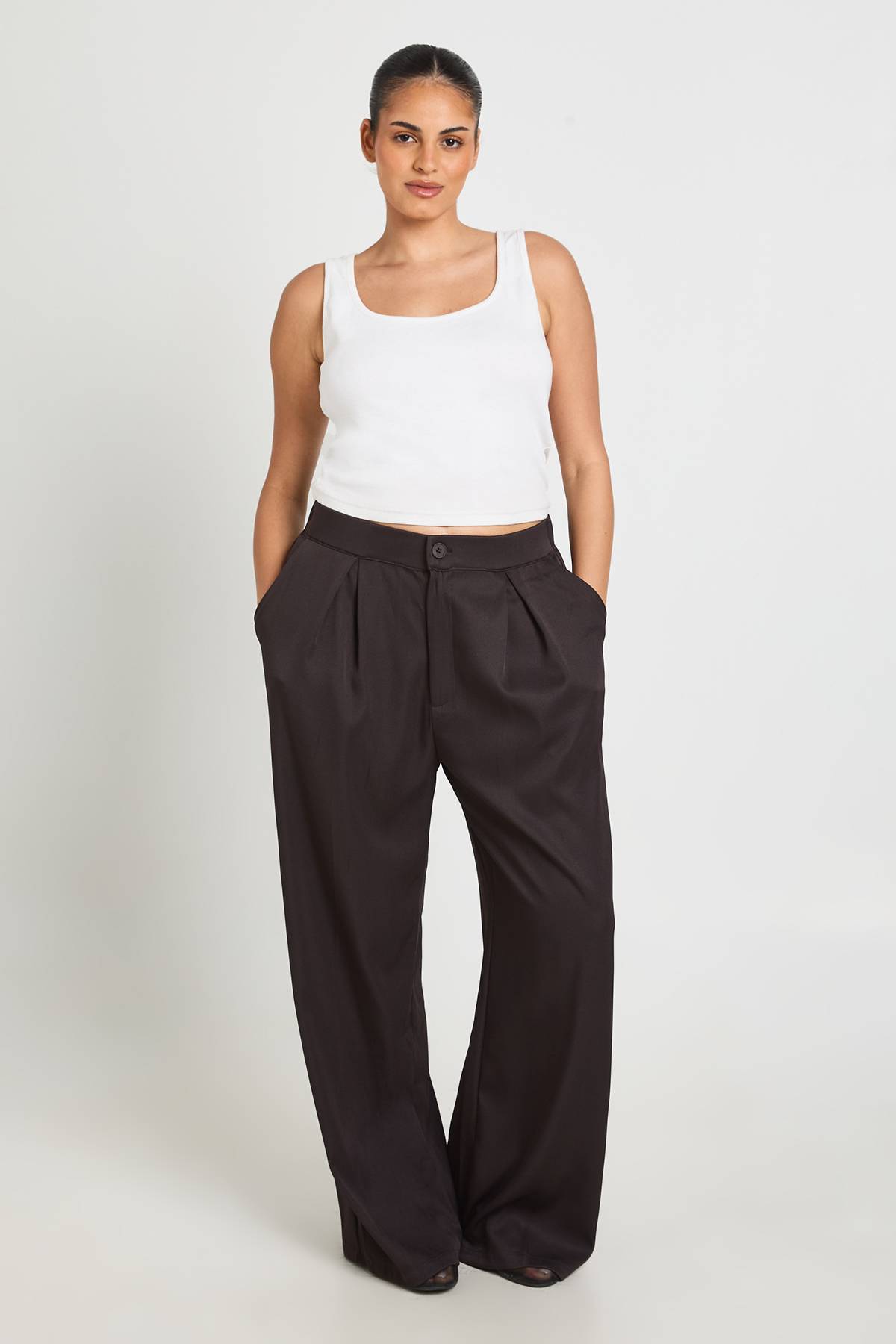 boohoo Pantalon Large À Pinces Devant Grande Taille