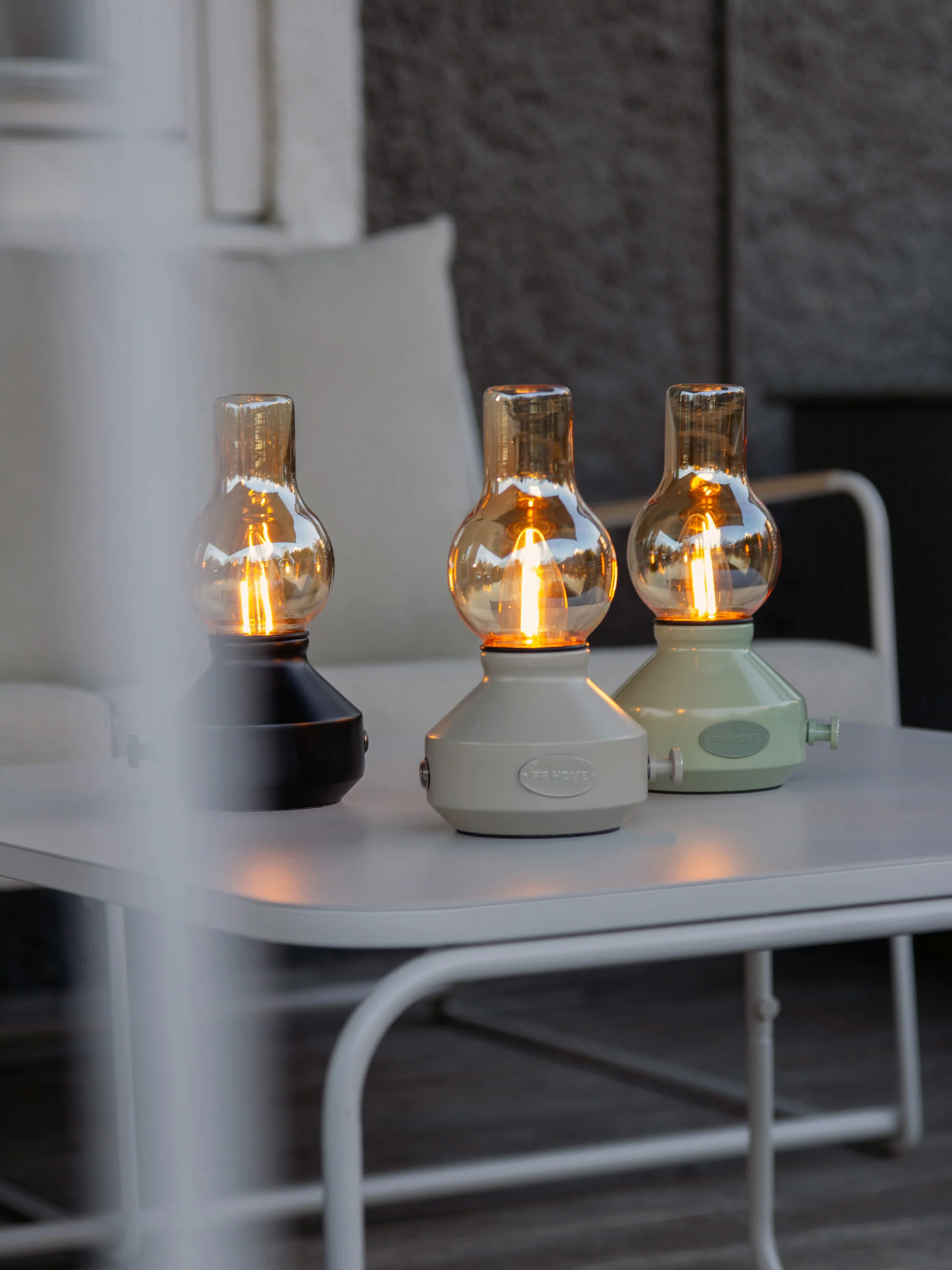 Outdoor kleine LED tafellamp Glimt, dimbaar