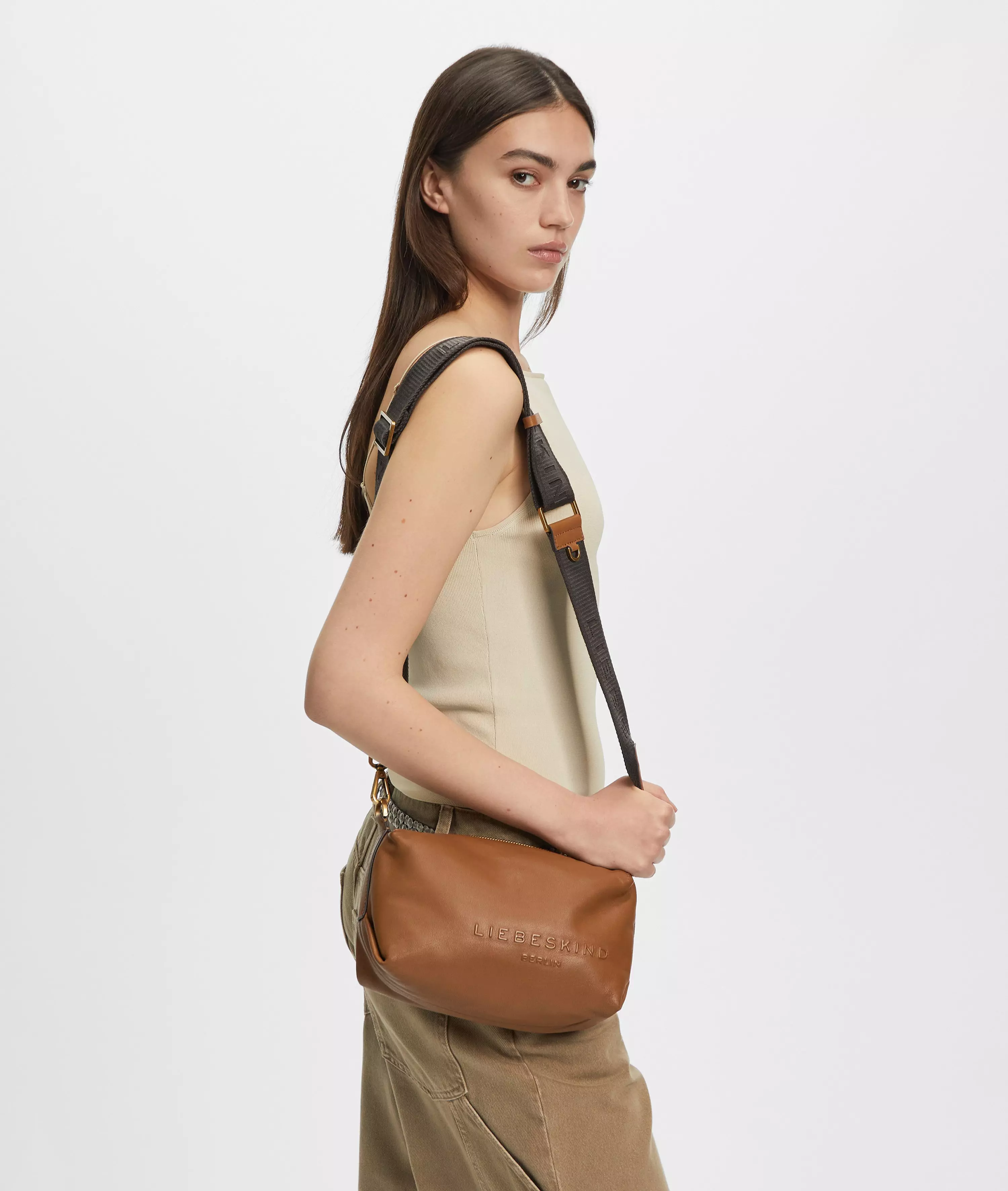 Elvira Camera-Bag S Handy shoulder bag made from sheepskin