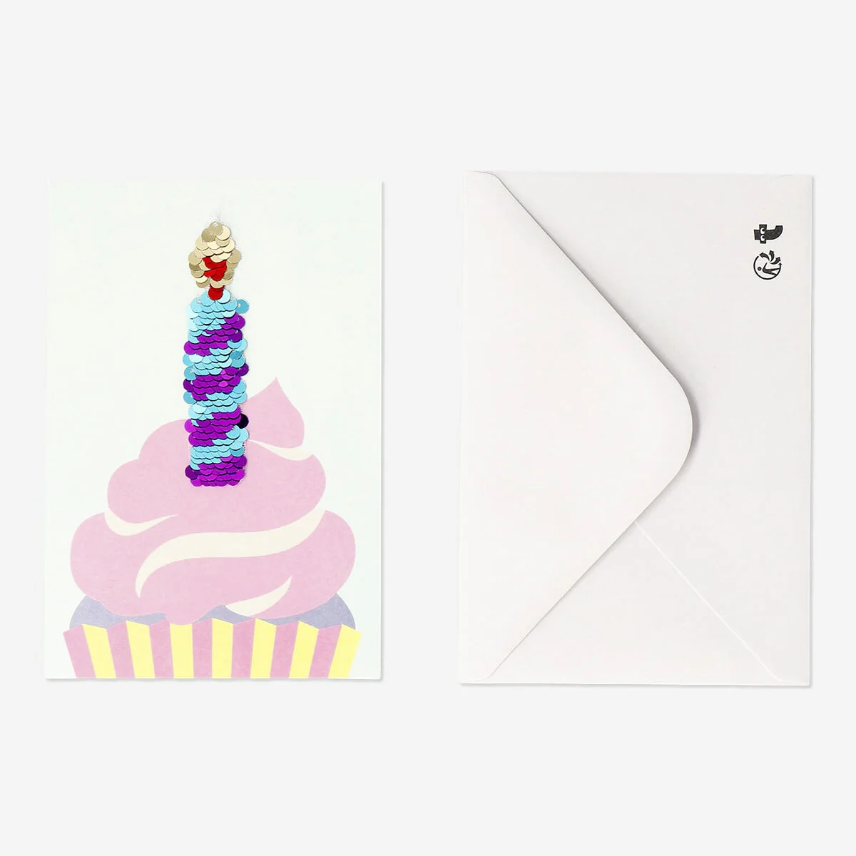 Kort med cupcake og konvolut