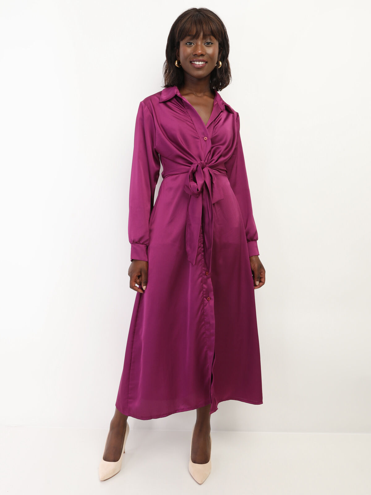 Robe chemise longue et satinée à nouer- Fuchsia foncé