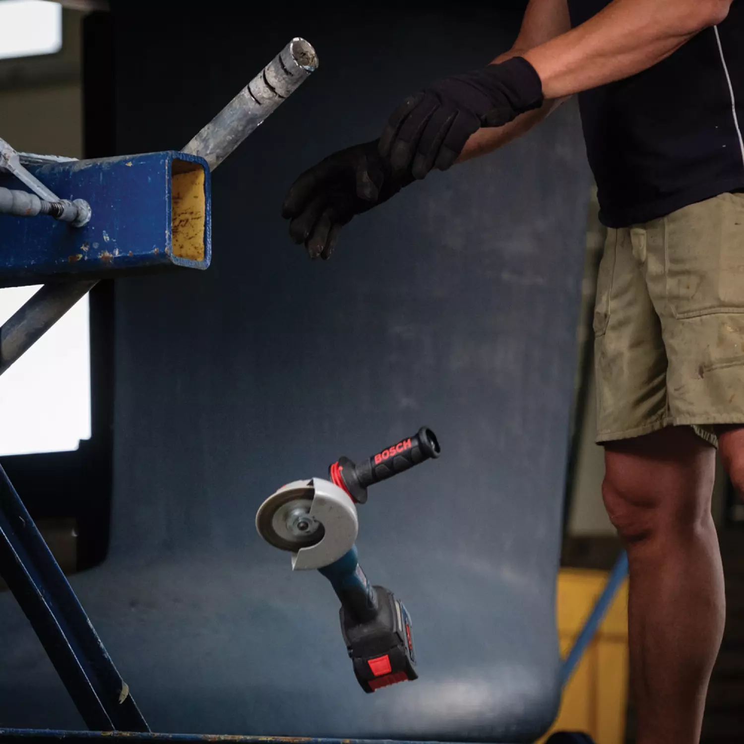 Bosch GWS 18V-10 PSC SOLO 18V Li-Ion accu haakse slijper body in L-boxx - 125mm - koolborstelloos