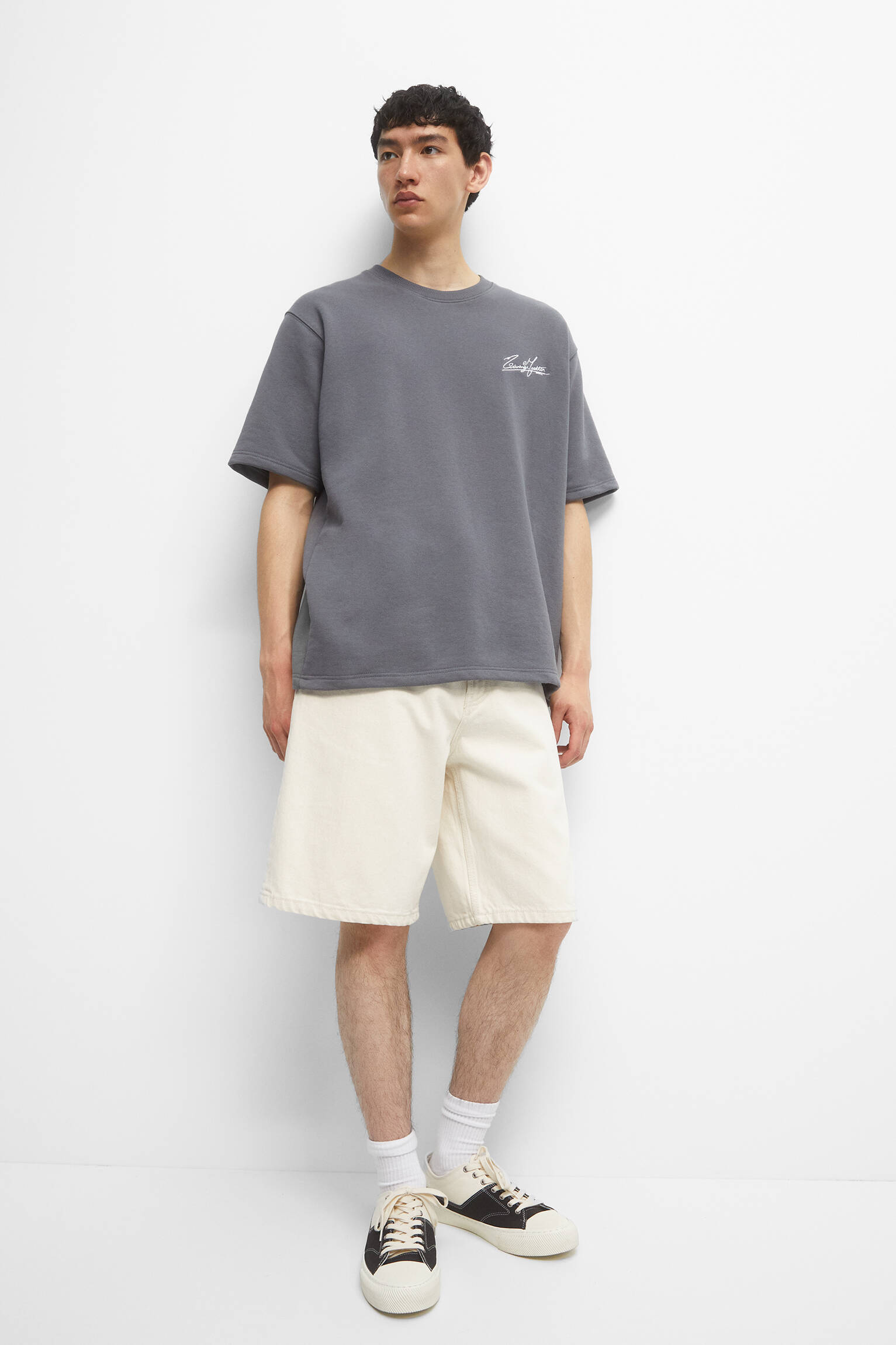 Camiseta de lã com bordado contrastante - Cinza Azulado
