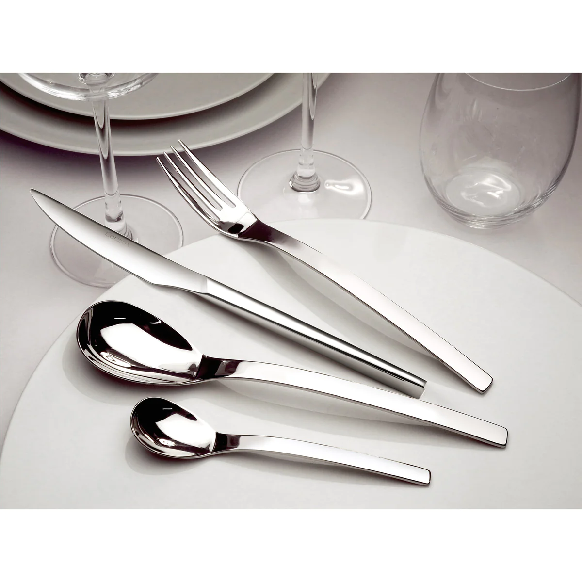 Pix'Elle - 16 couverts de table pour 4 personnes Couzon