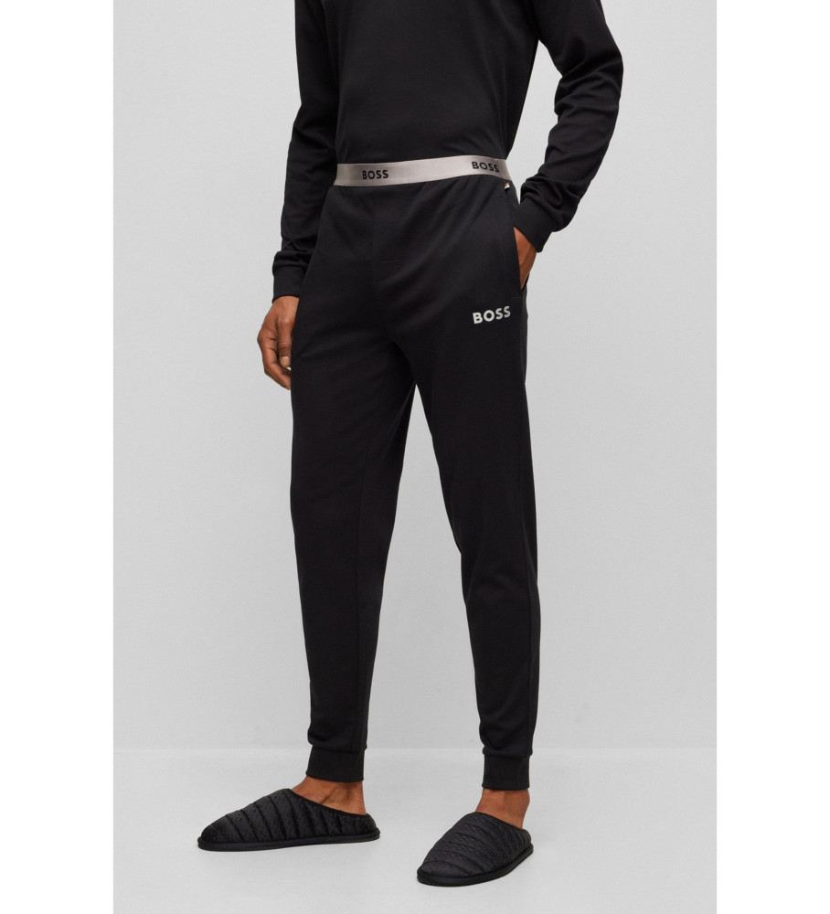 Pijama preto da marca BOSS