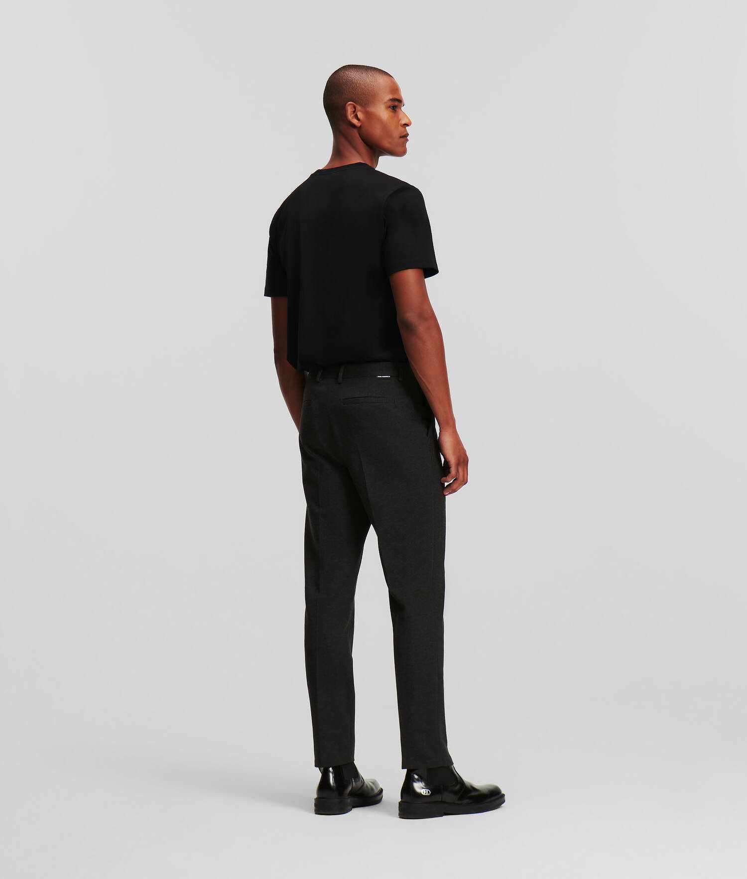 PANTALON EN PUNTO À LA COUPE CLASSIQUE