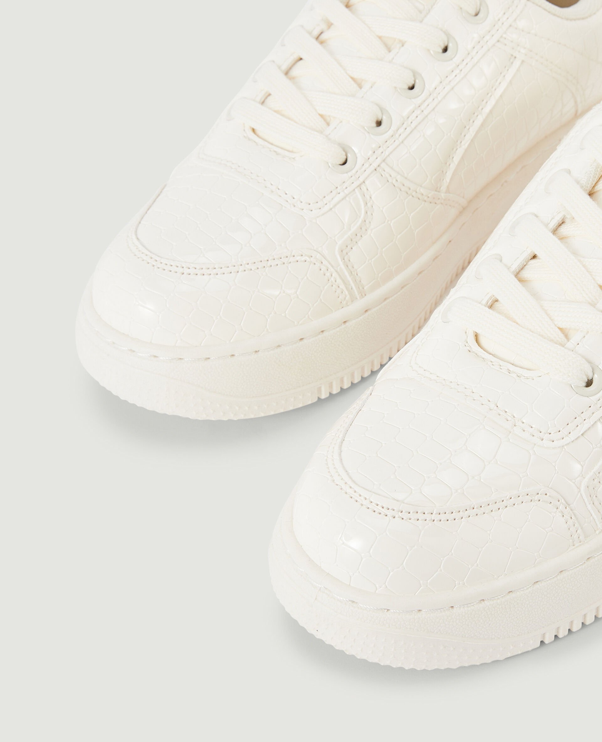 Sneakers en simili effet croco verni - Rose clair