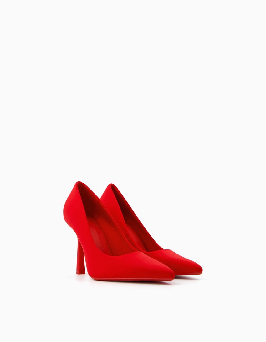 Sapatos de salto alto