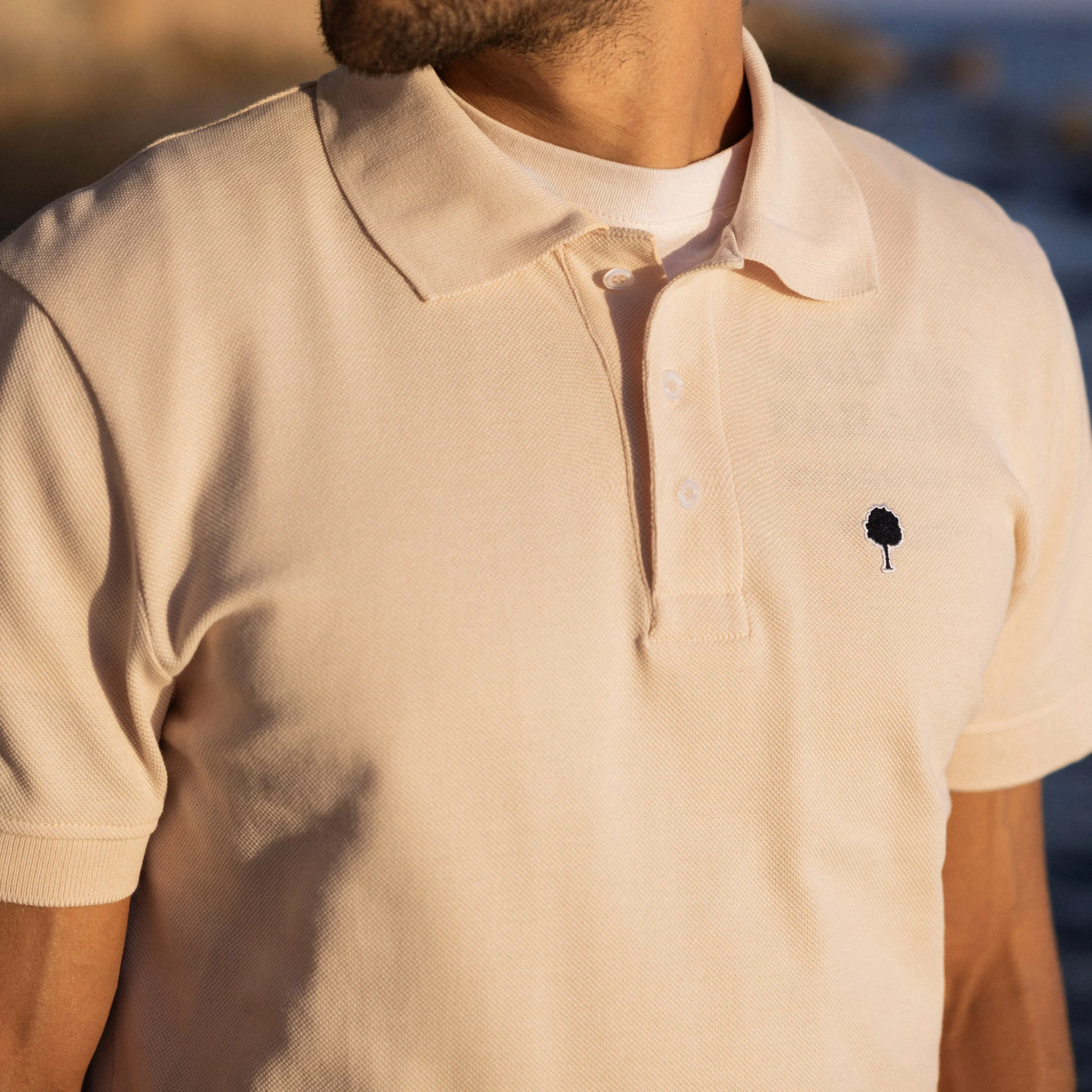 Polo rose pâle broderie arbre coton et coton recyclé - modèle lumigny