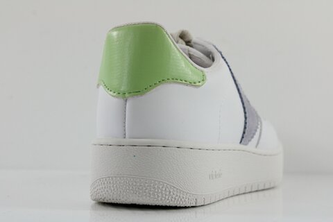 Victoria Sneaker