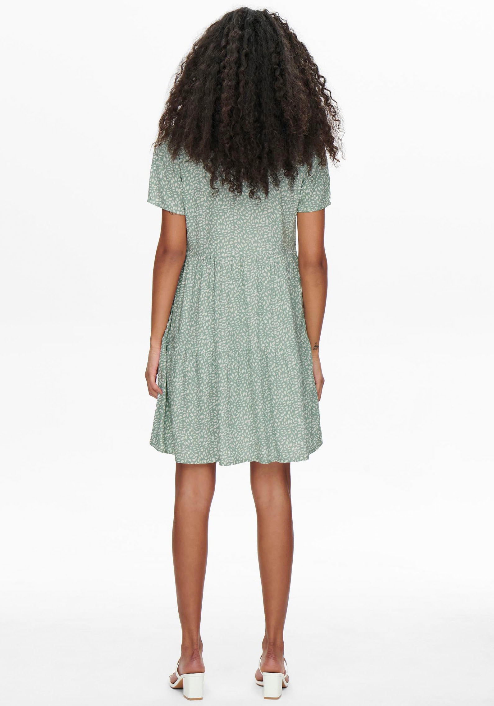 ONLY Sommerkleid »ONLZALLY – Sommerkleid mit V-Ausschnitt und Stufenvolant« regular fit, feminin, Jersey, Viskose, V-Ausschnitt