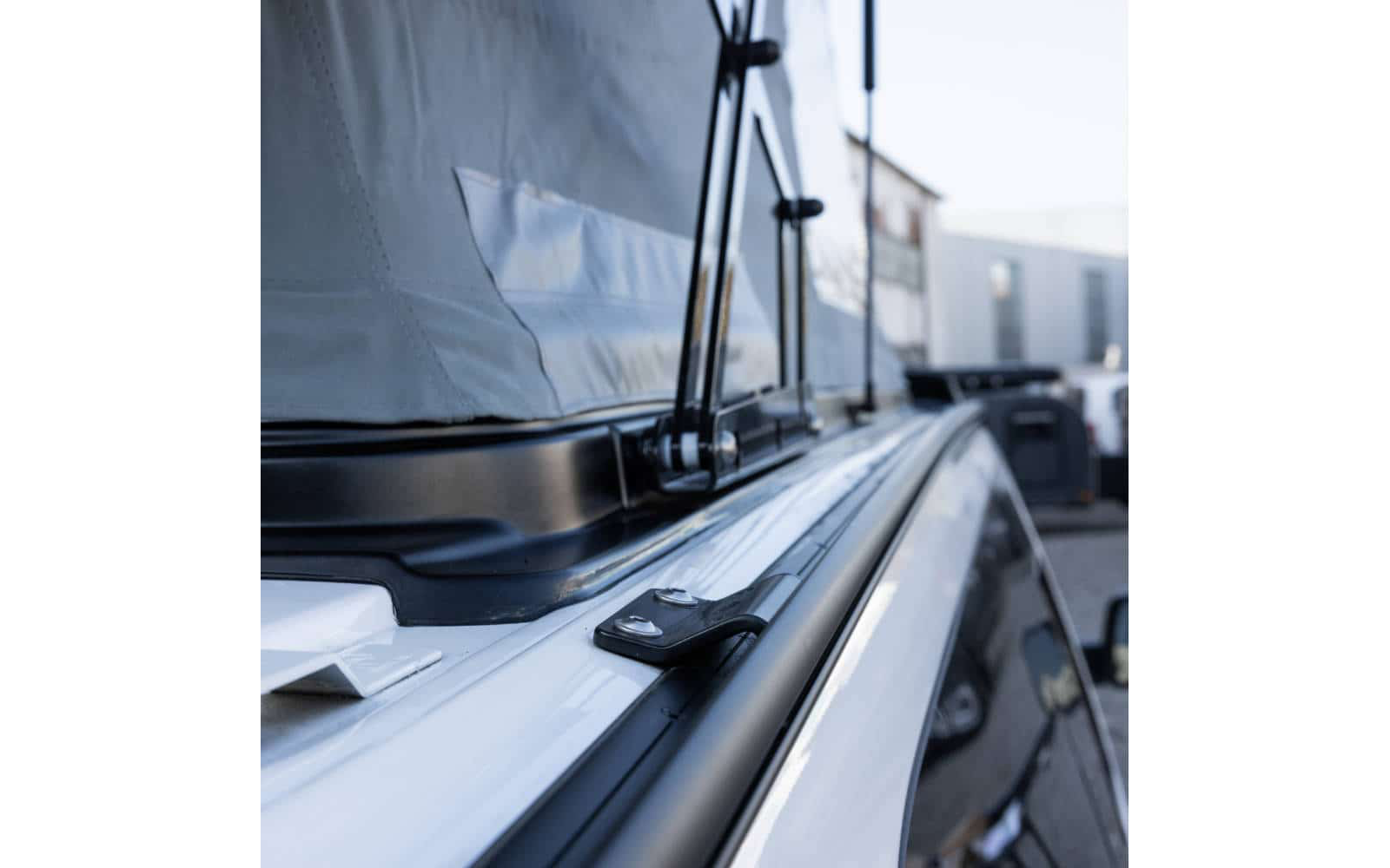 easygoinc. Markisenadapter Fiamma F45s für Stellantis Vans mit Reimo Multirail abnehmbar