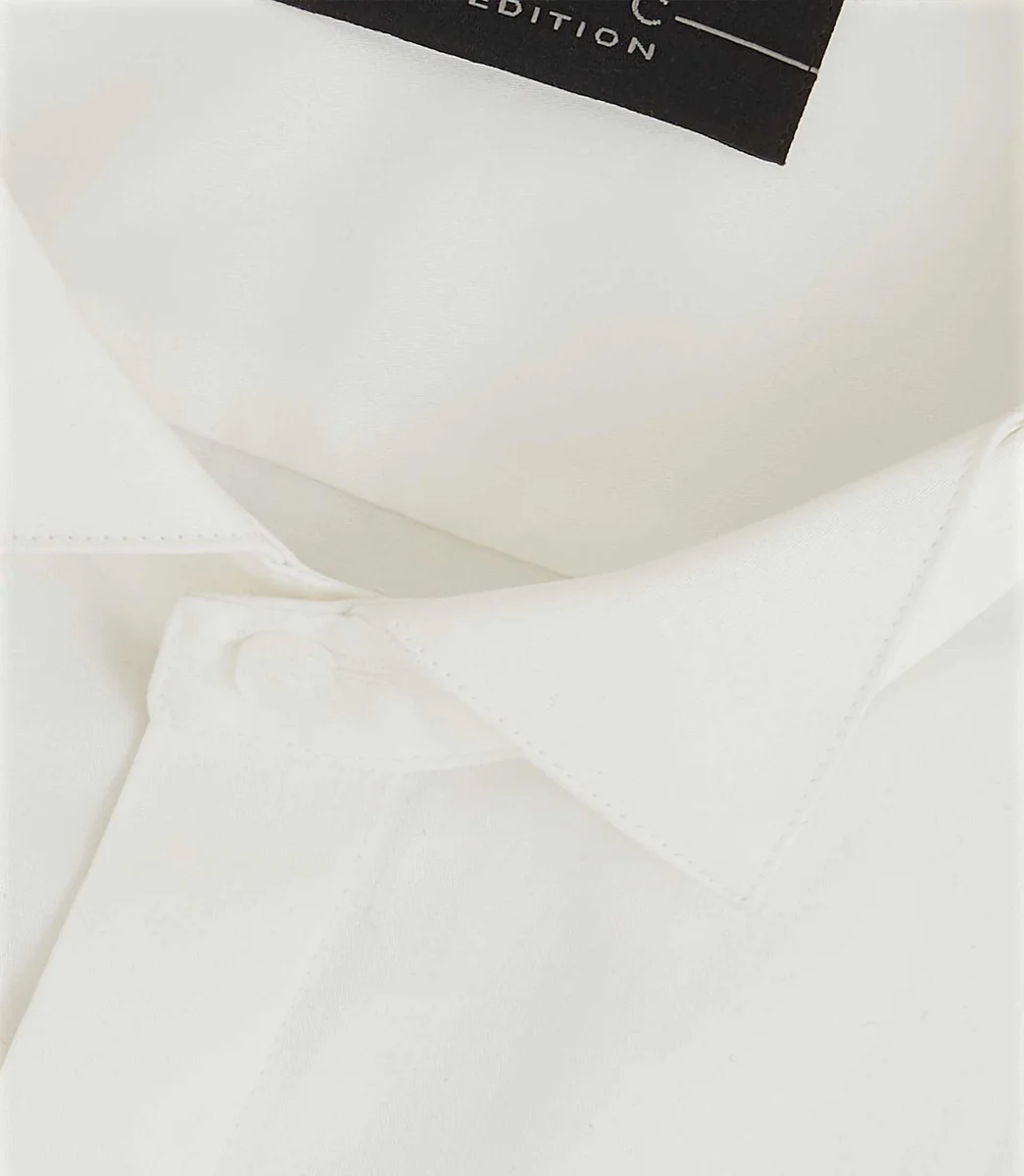 Chemise de cérémonie en satin écru 