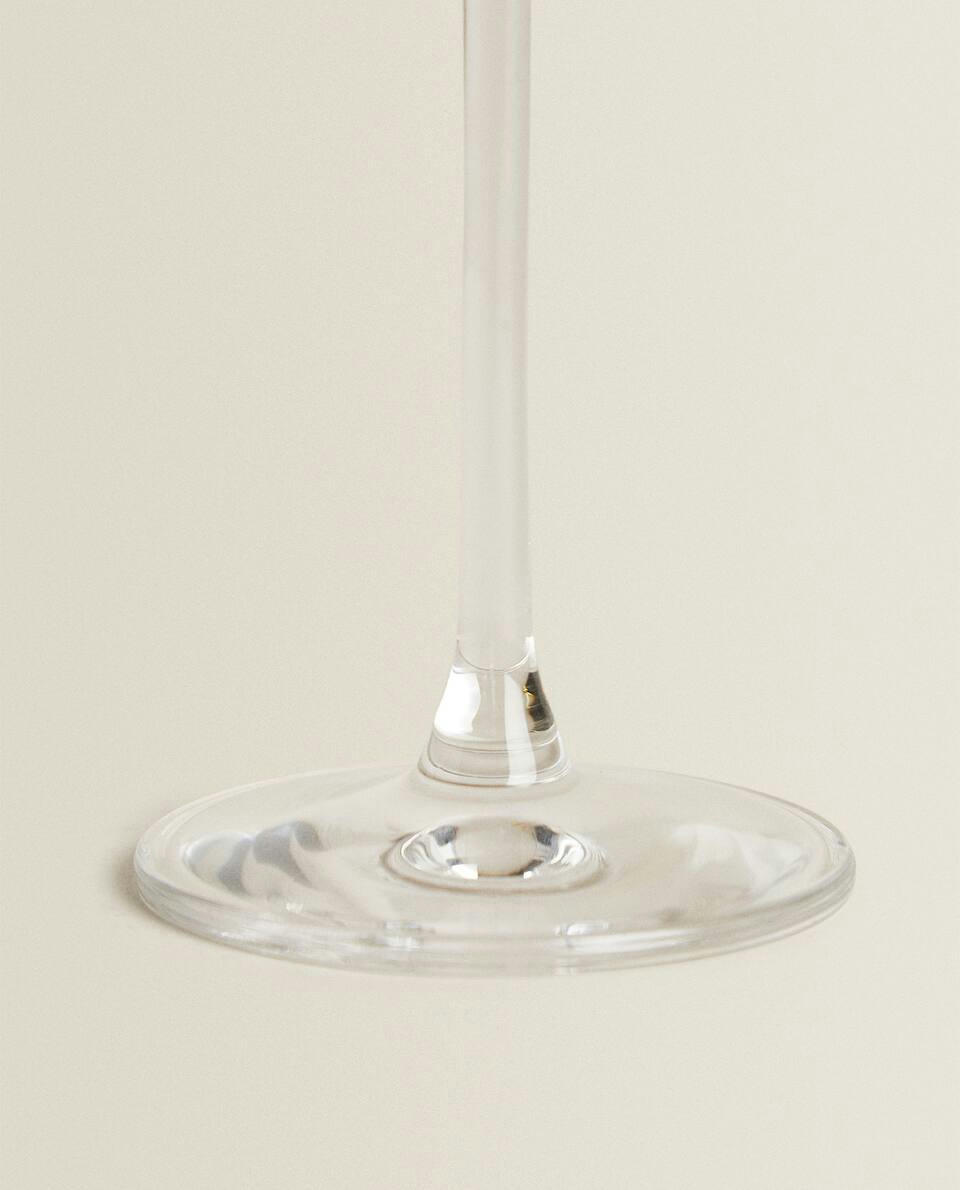 Taça de vinho espumante cristalino reto